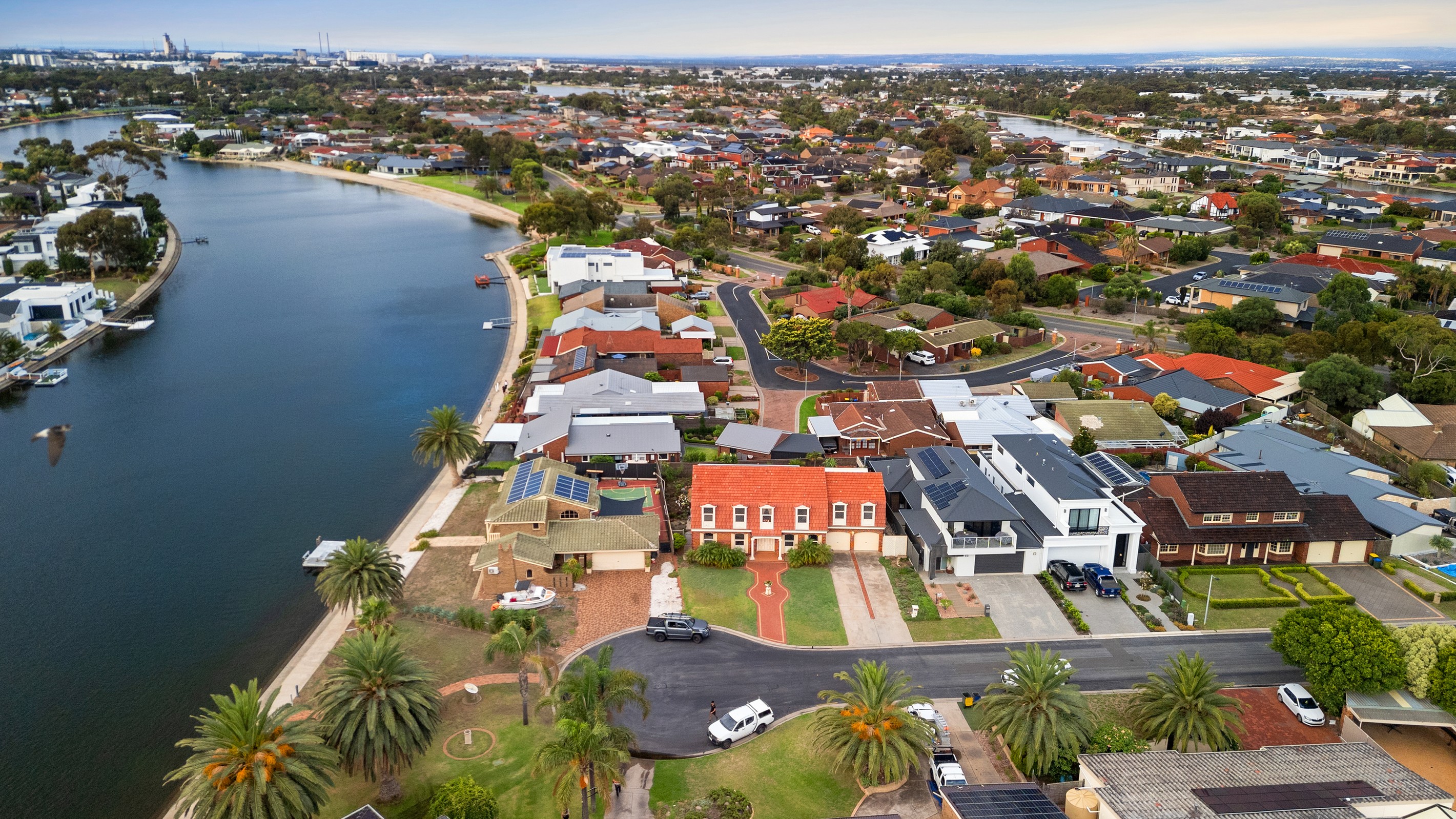 8 Martinique Court, West Lakes, SA 5021