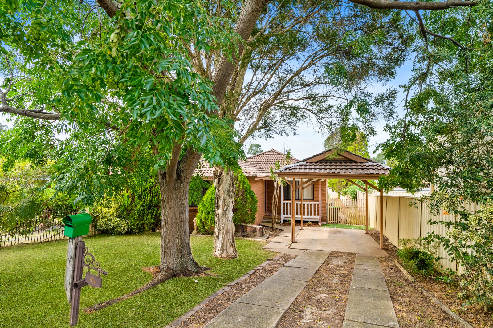 48 Mississippi Crescent, Kearns NSW 2558