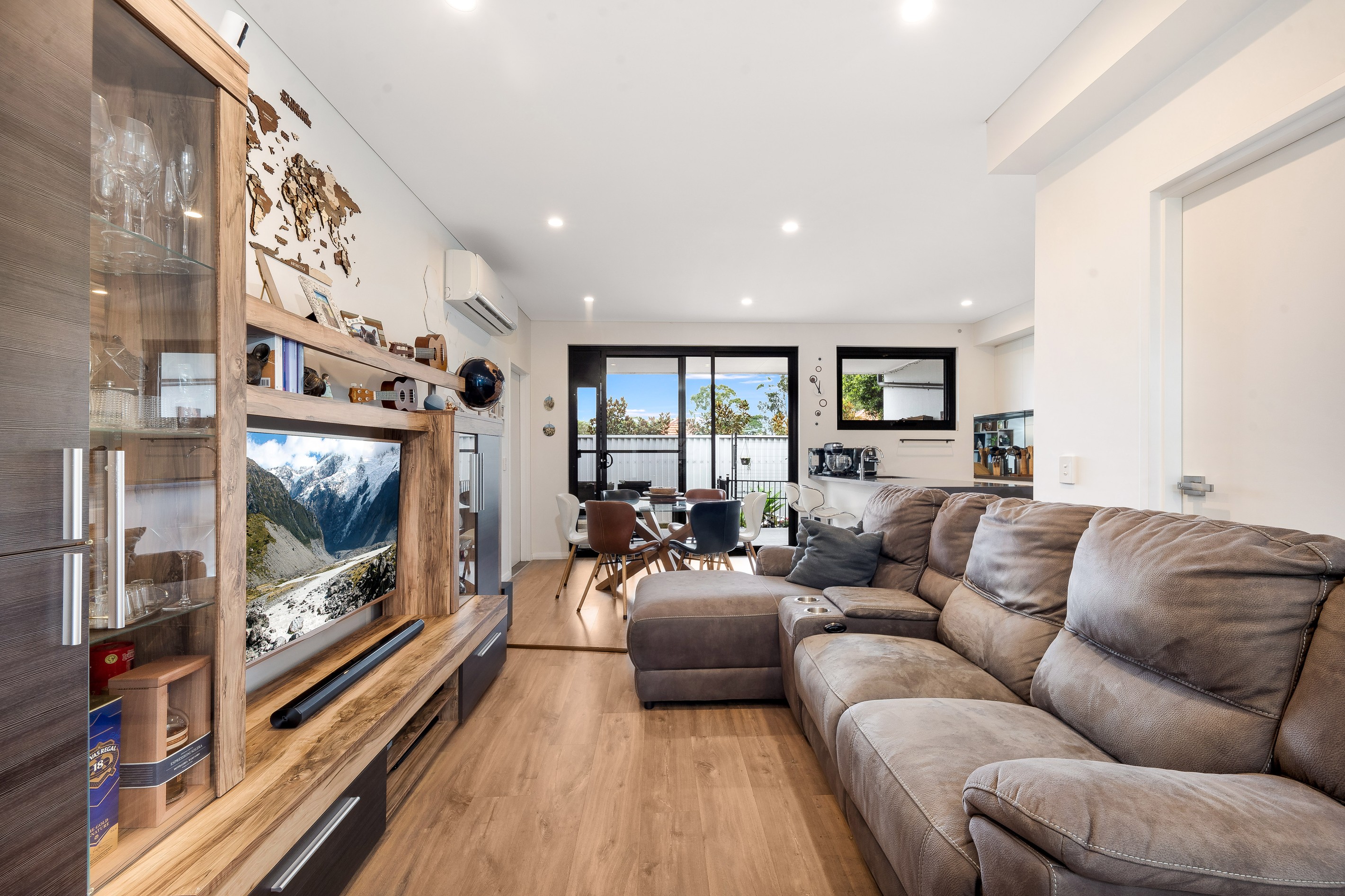 8/24 Hillcrest Avenue, Greenacre, NSW 2190