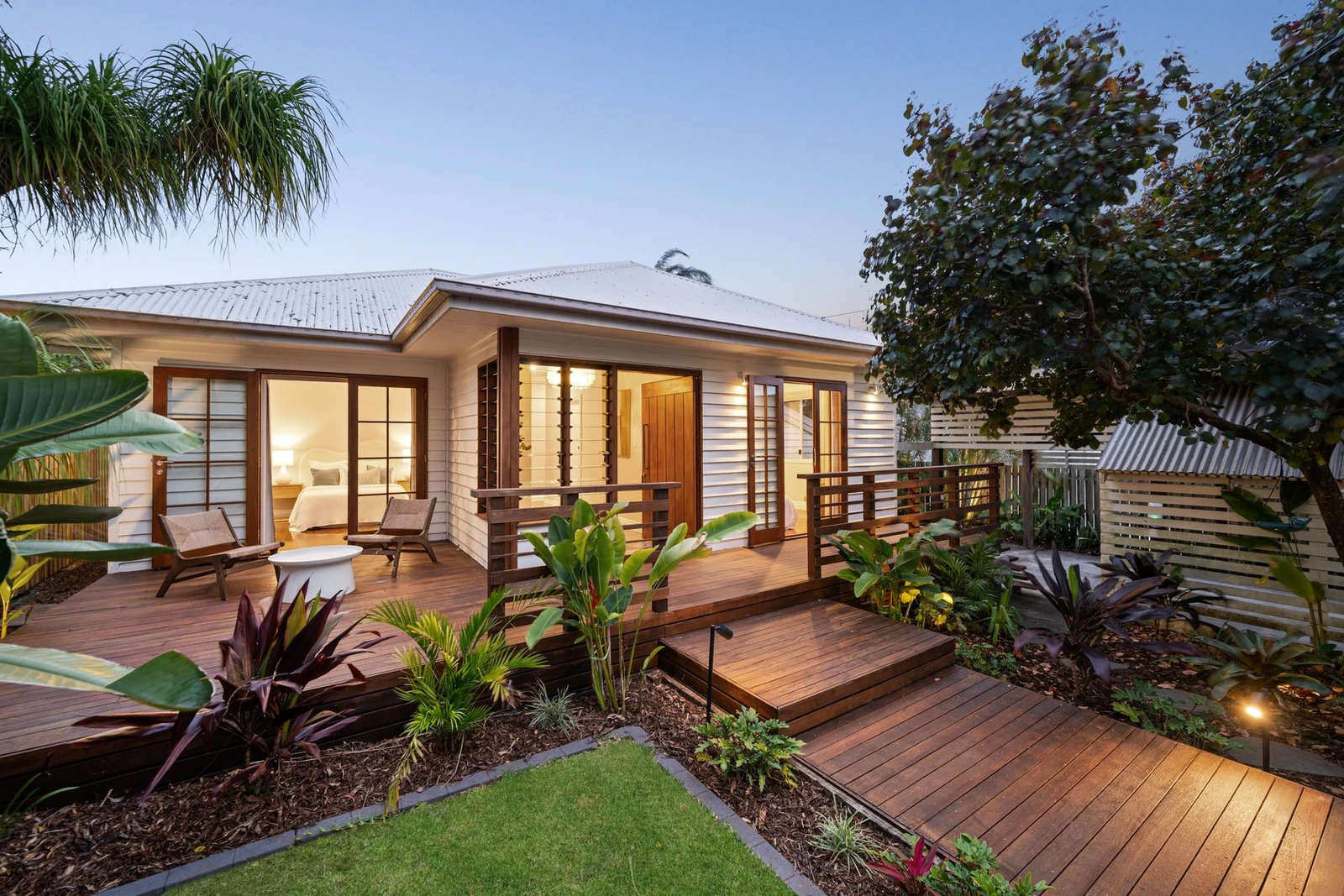 31 Mole Avenue, Southport, QLD 4215