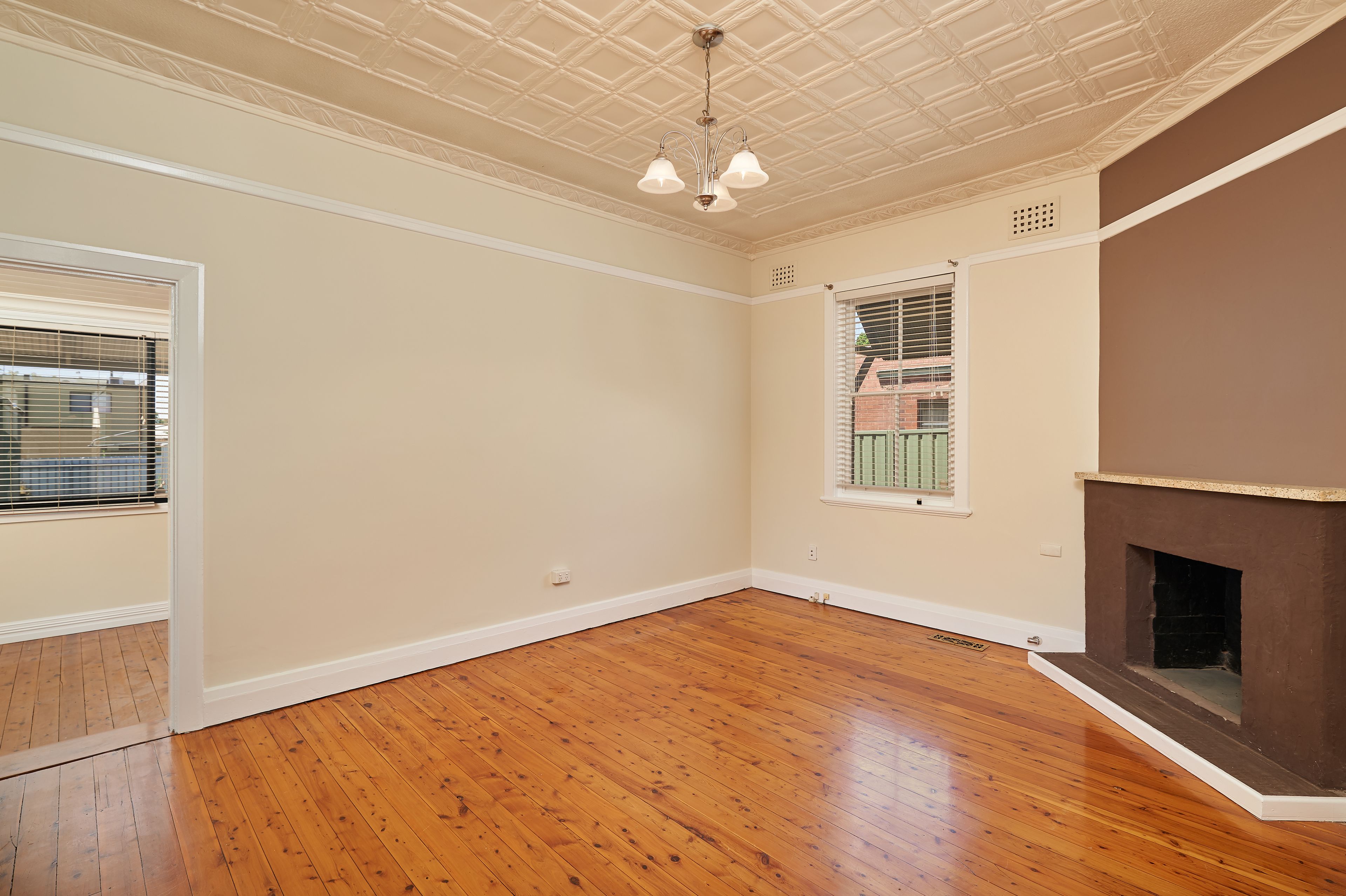 33 Gormly Avenue, Wagga Wagga, NSW 2650