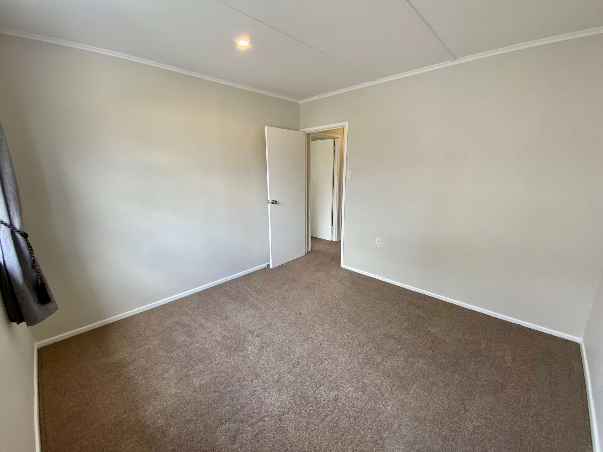 39 Canberra Avenue photo 5