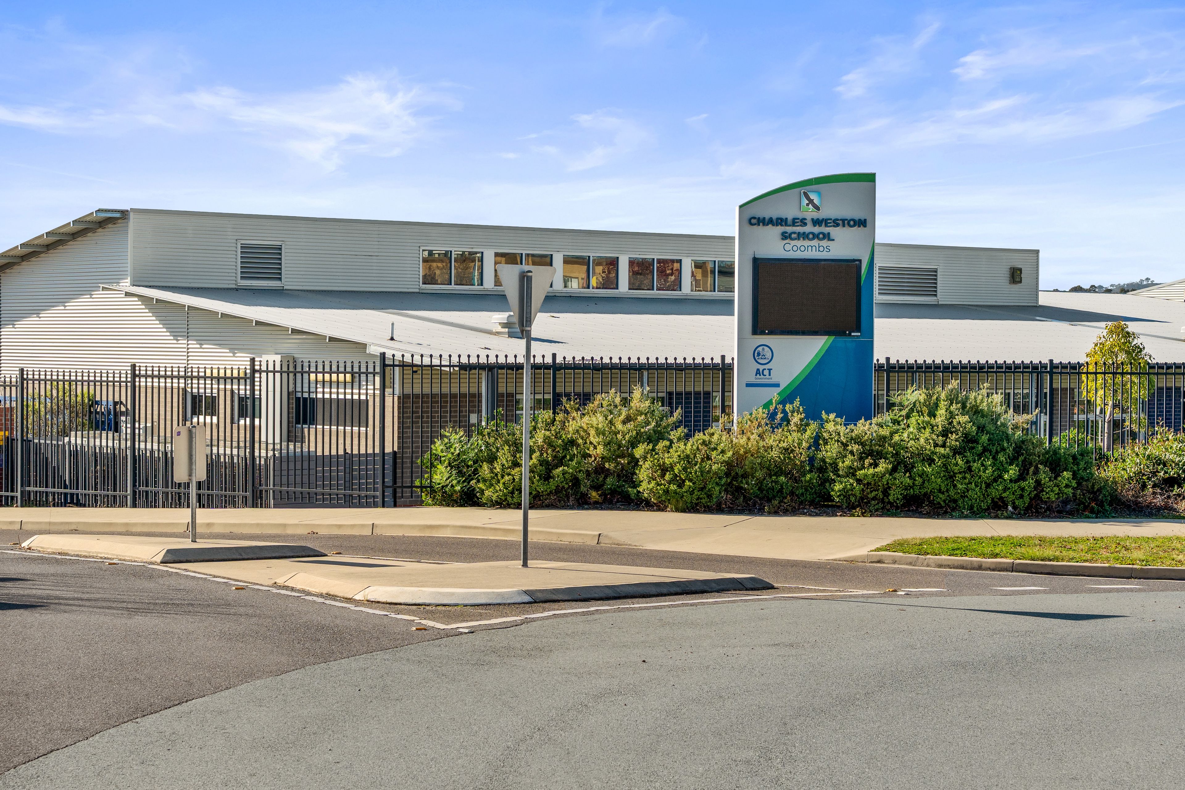 27/90 John Gorton Drive — photo 29 of 30