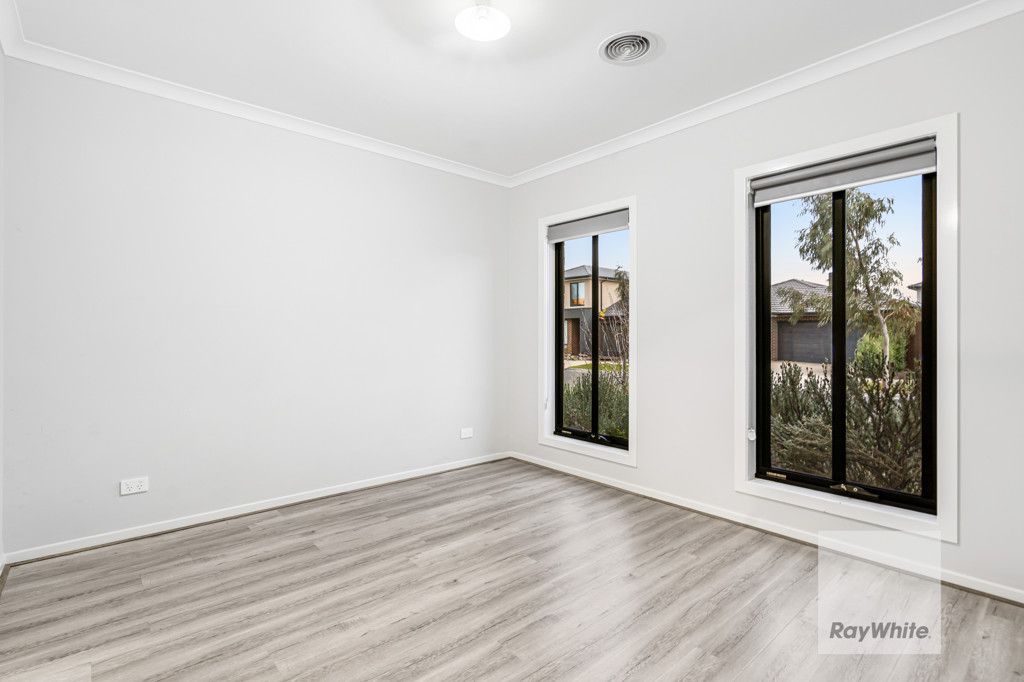 10 Broom Road, AINTREE, VIC 3336 House for Rent Ray White Deer Park