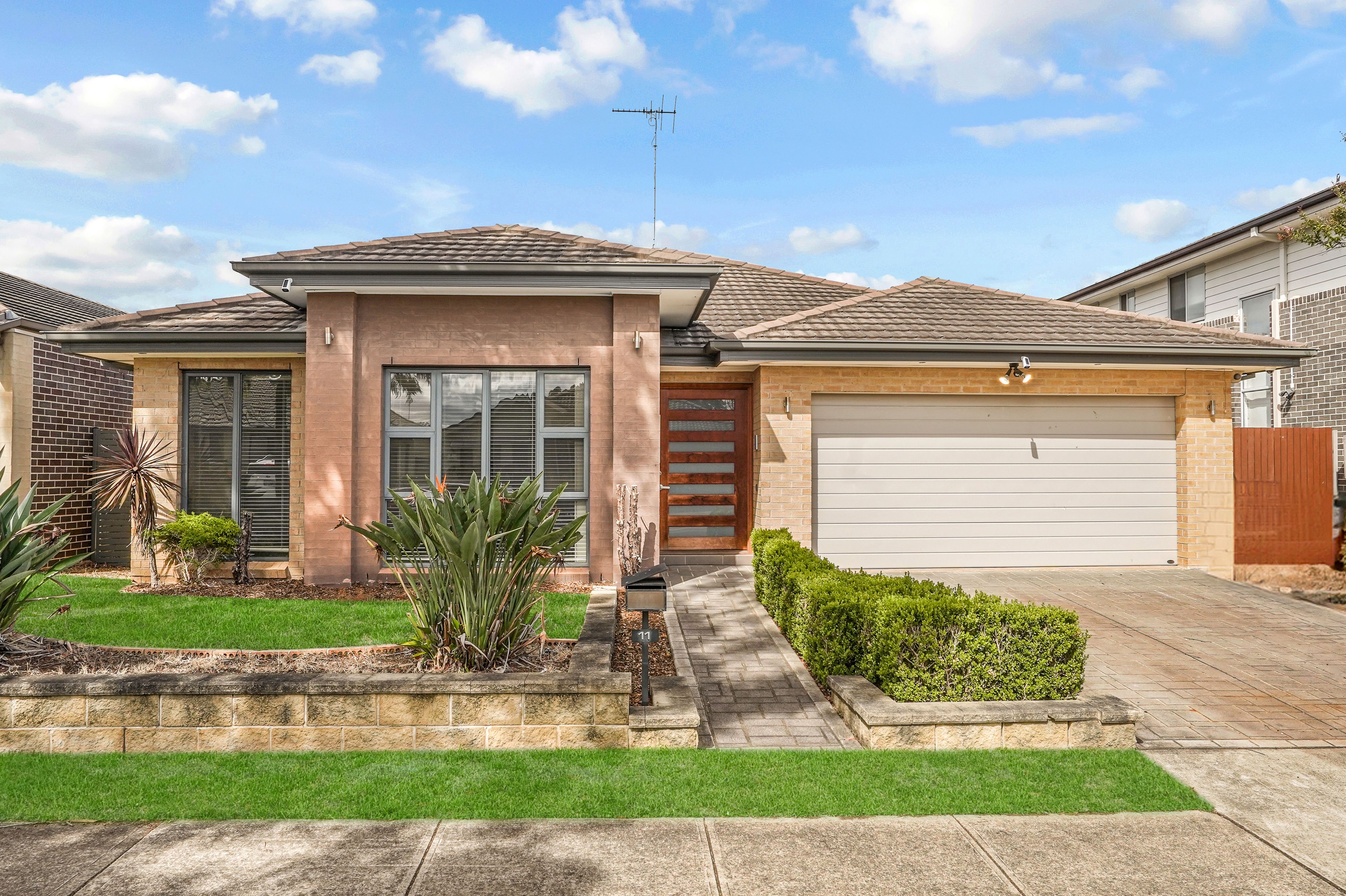 11 Jenkin Street, Ropes Crossing, NSW 2760