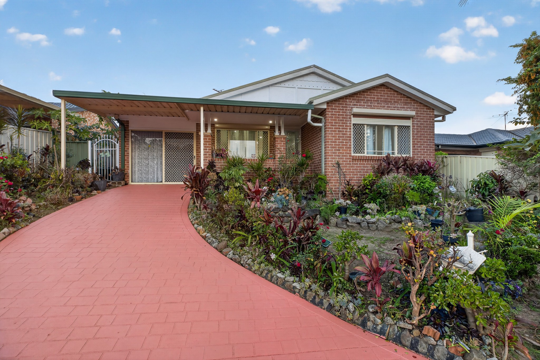 9 Vanessa Place, Macquarie Fields, NSW 2564