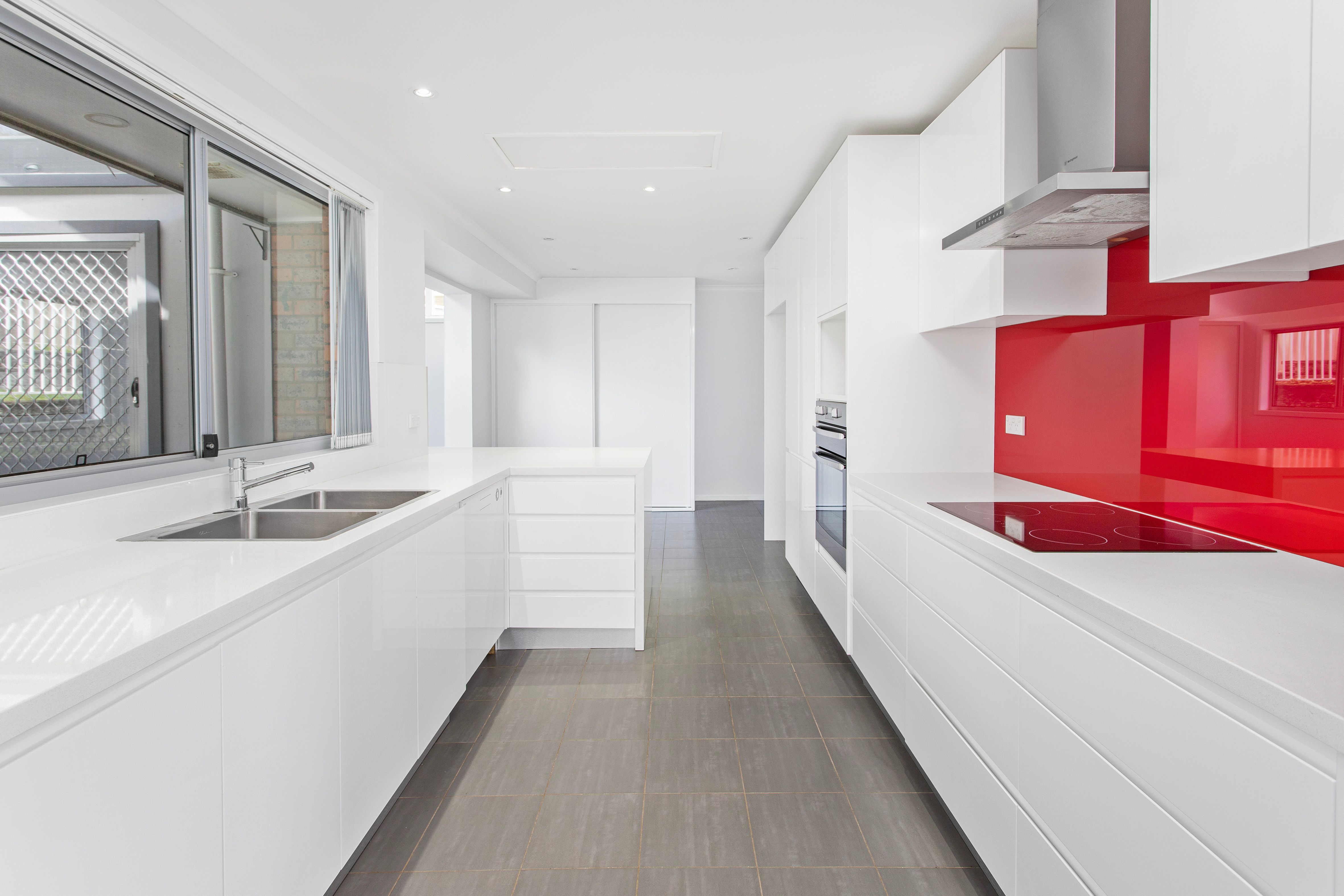 39 Barton Drive — photo 3 of 15