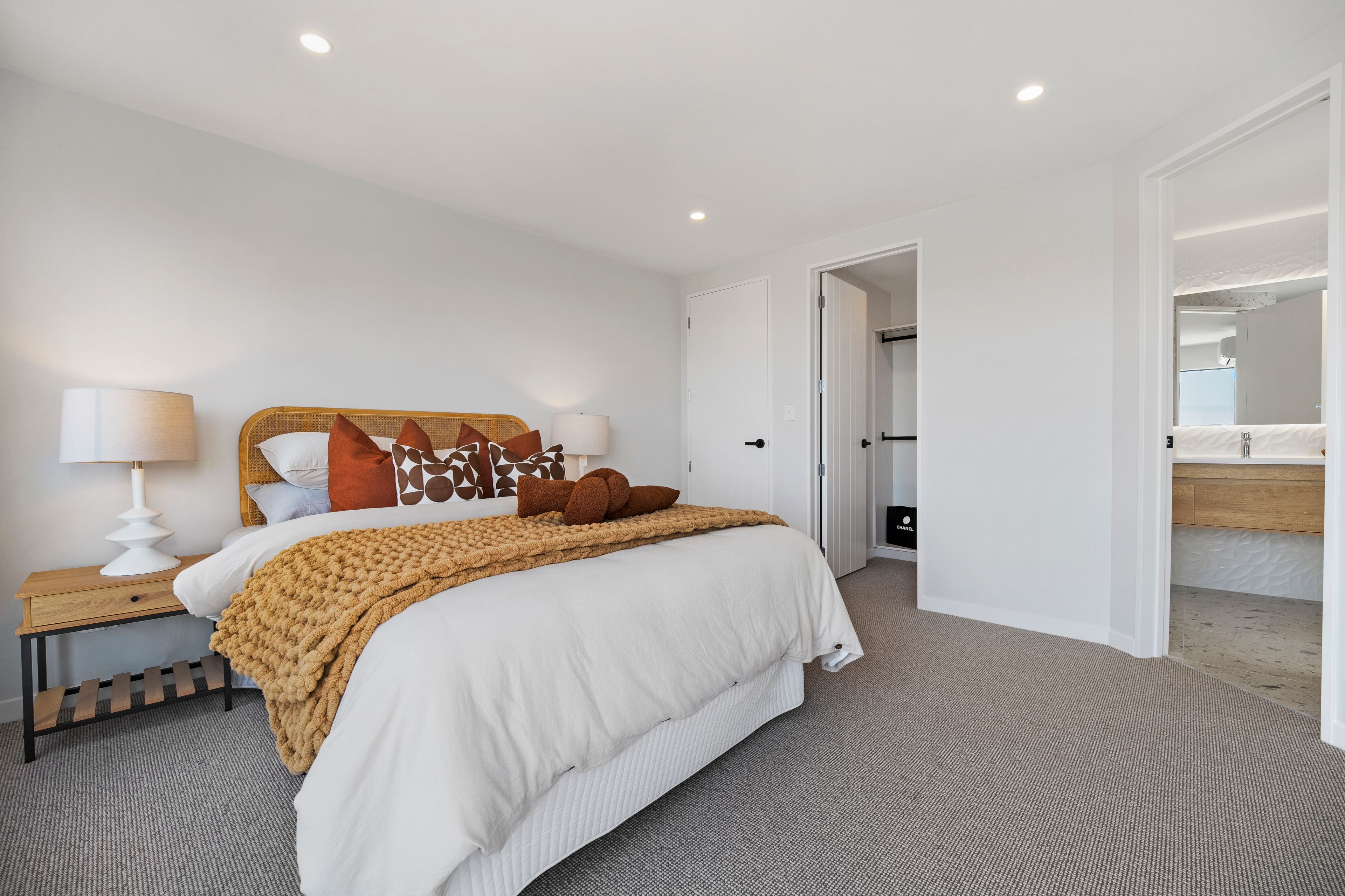 8/8 Park Rise, Campbells Bay, North Shore City