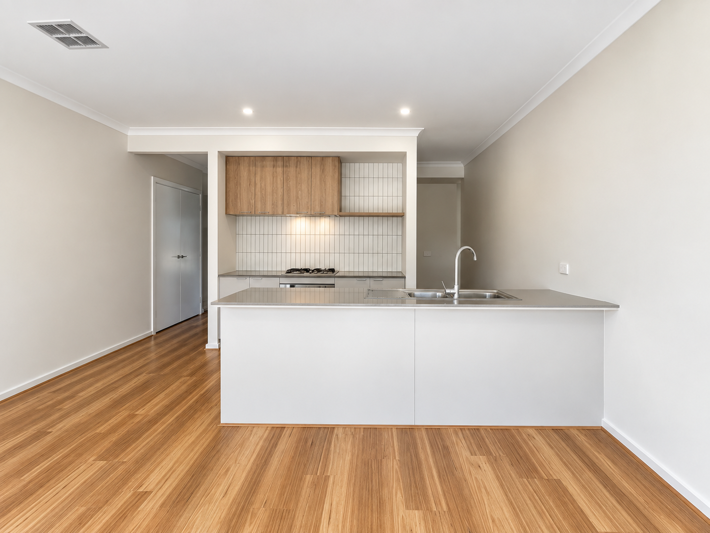 18 Molloy Walk, Woodstock, VIC 3751