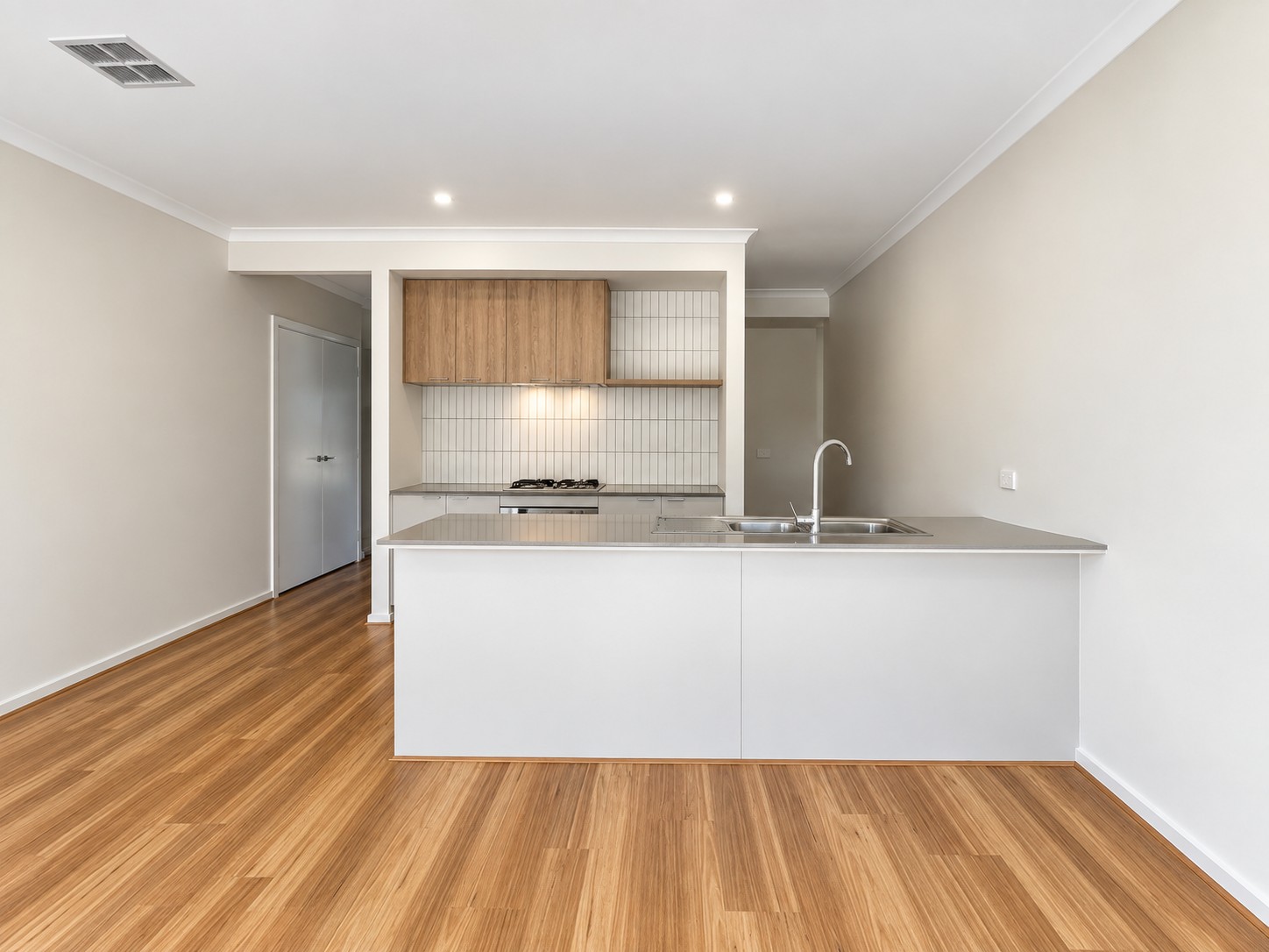 18 Molloy Walk, Woodstock, VIC 3751