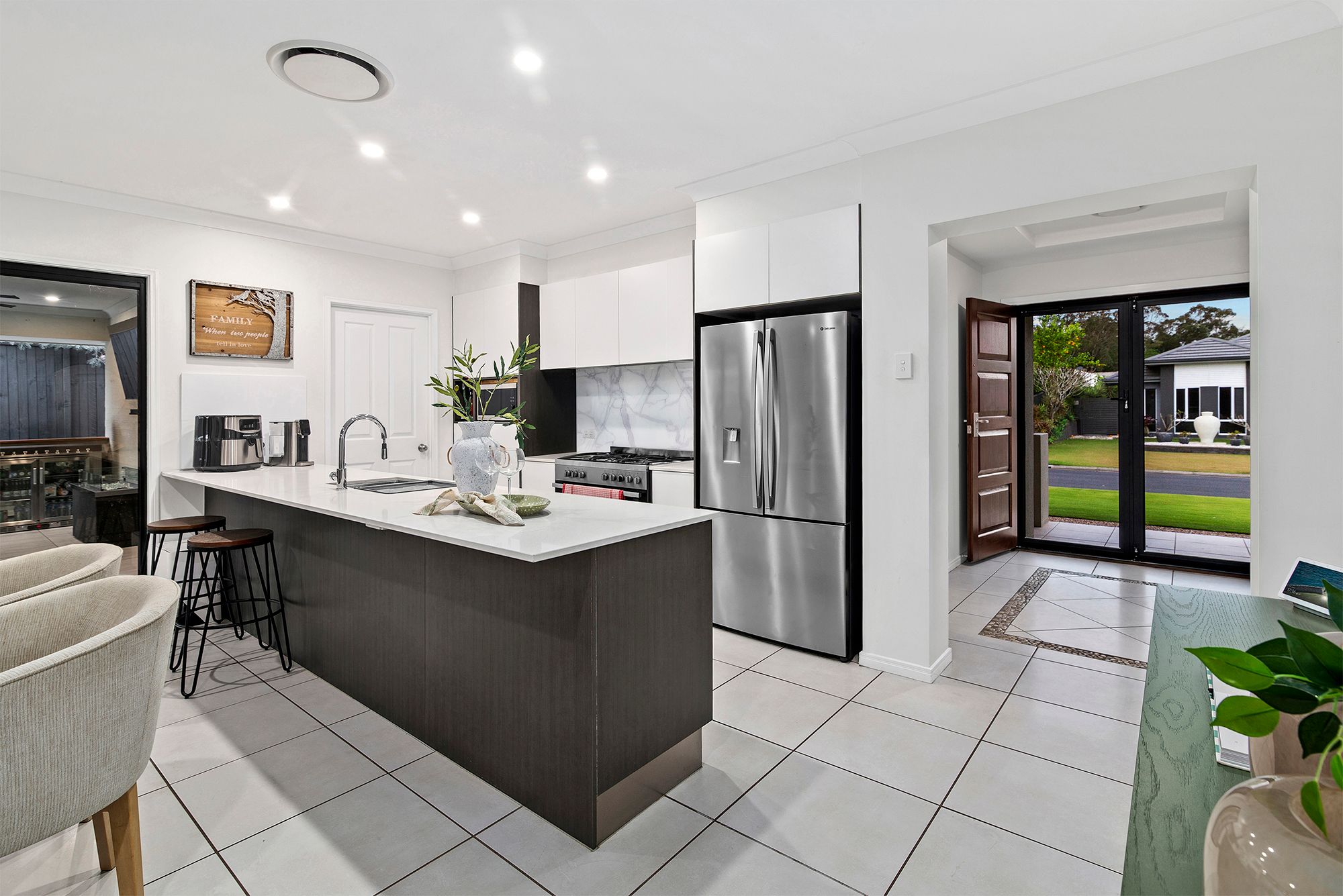 4 King Parrot Close — photo 4 of 27