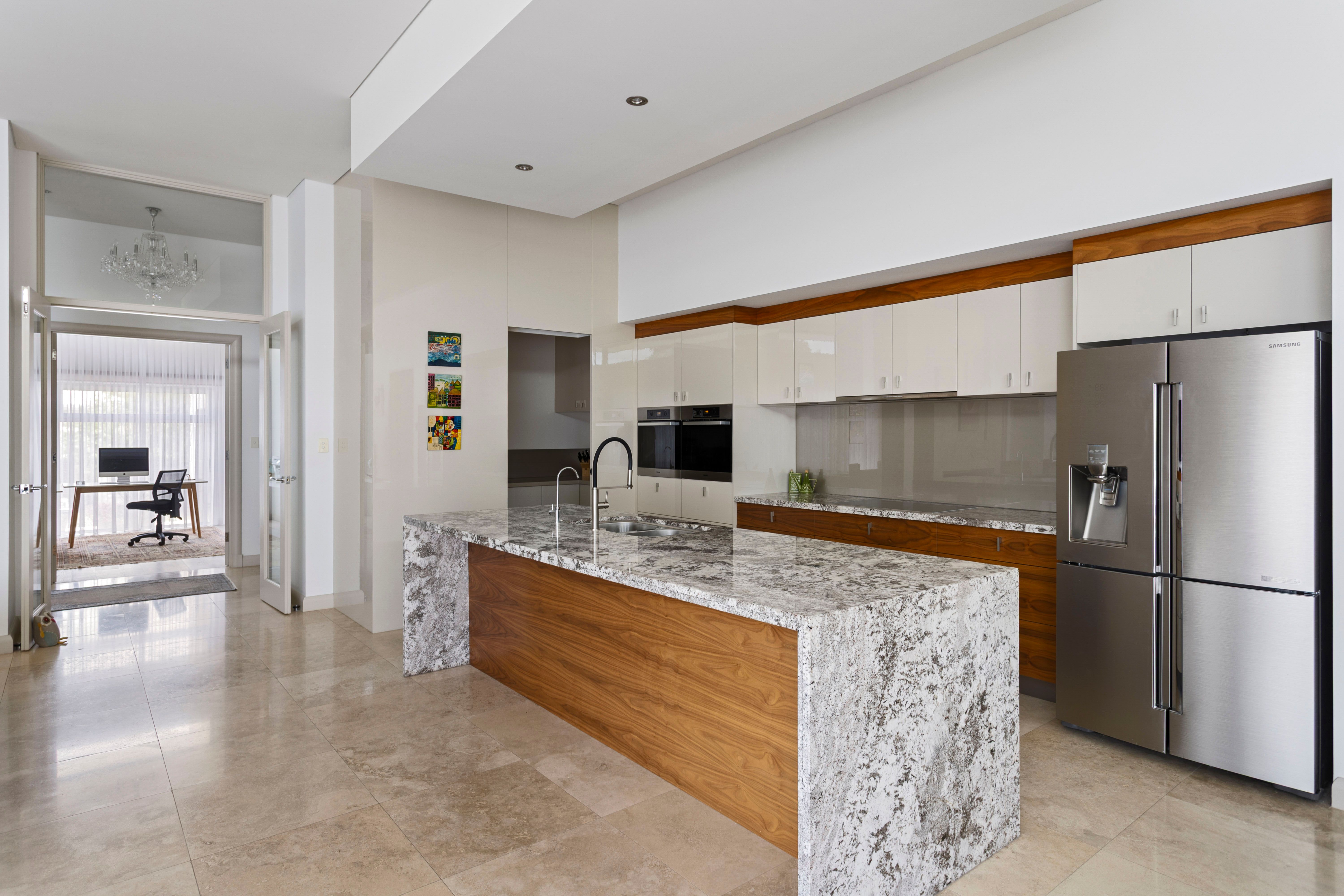 2 Norbury Crescent — photo 4 of 30
