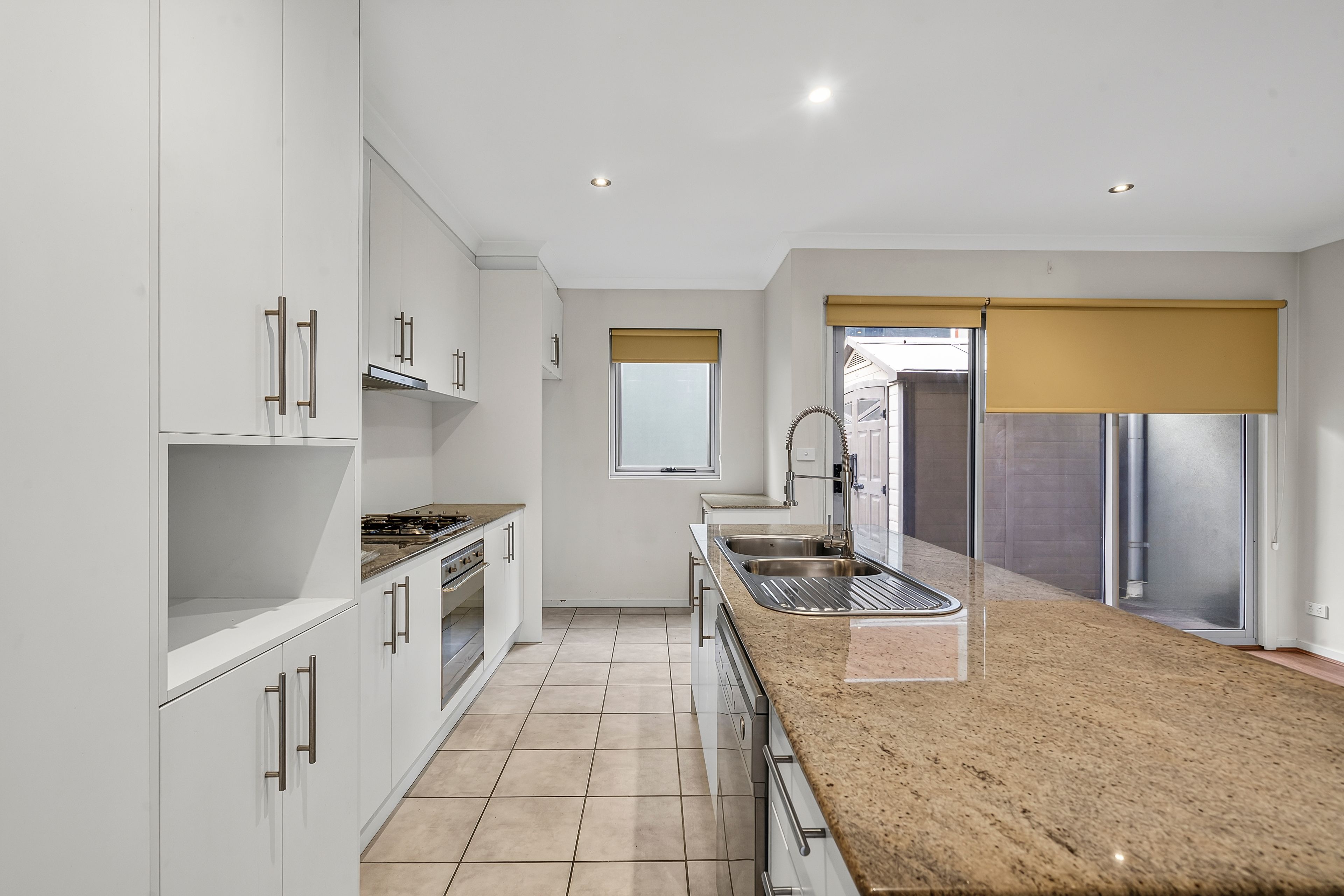 2/4A Duggan Street — photo 4 of 12