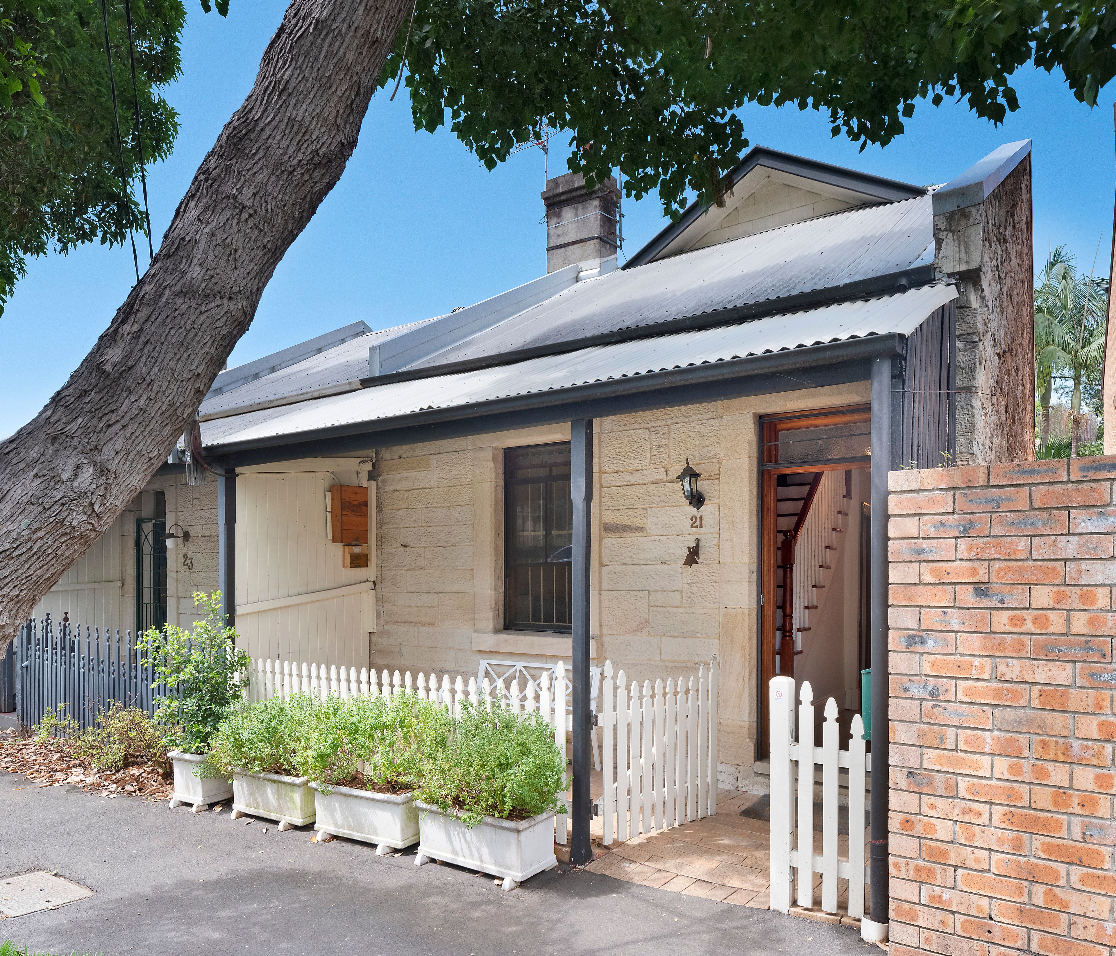 25 Roseberry Street