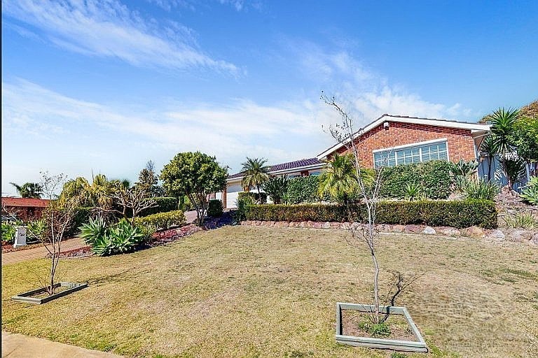 1 Topeka Glen, St Clair, NSW 2759