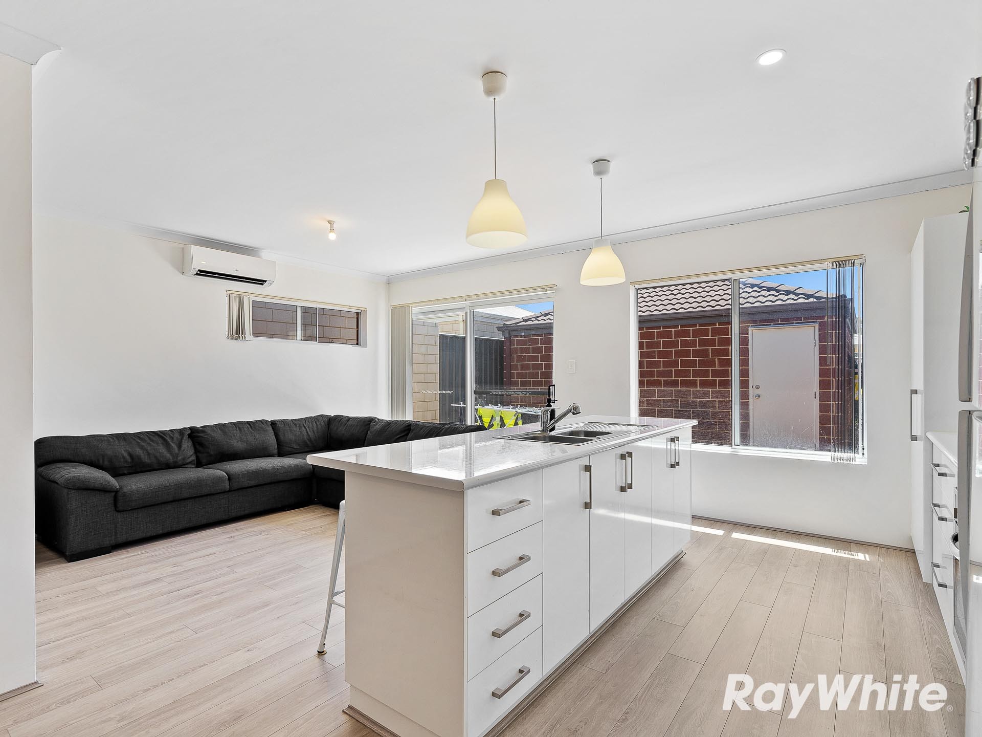 183 Lake Valley Drive, Lakelands, WA 6180