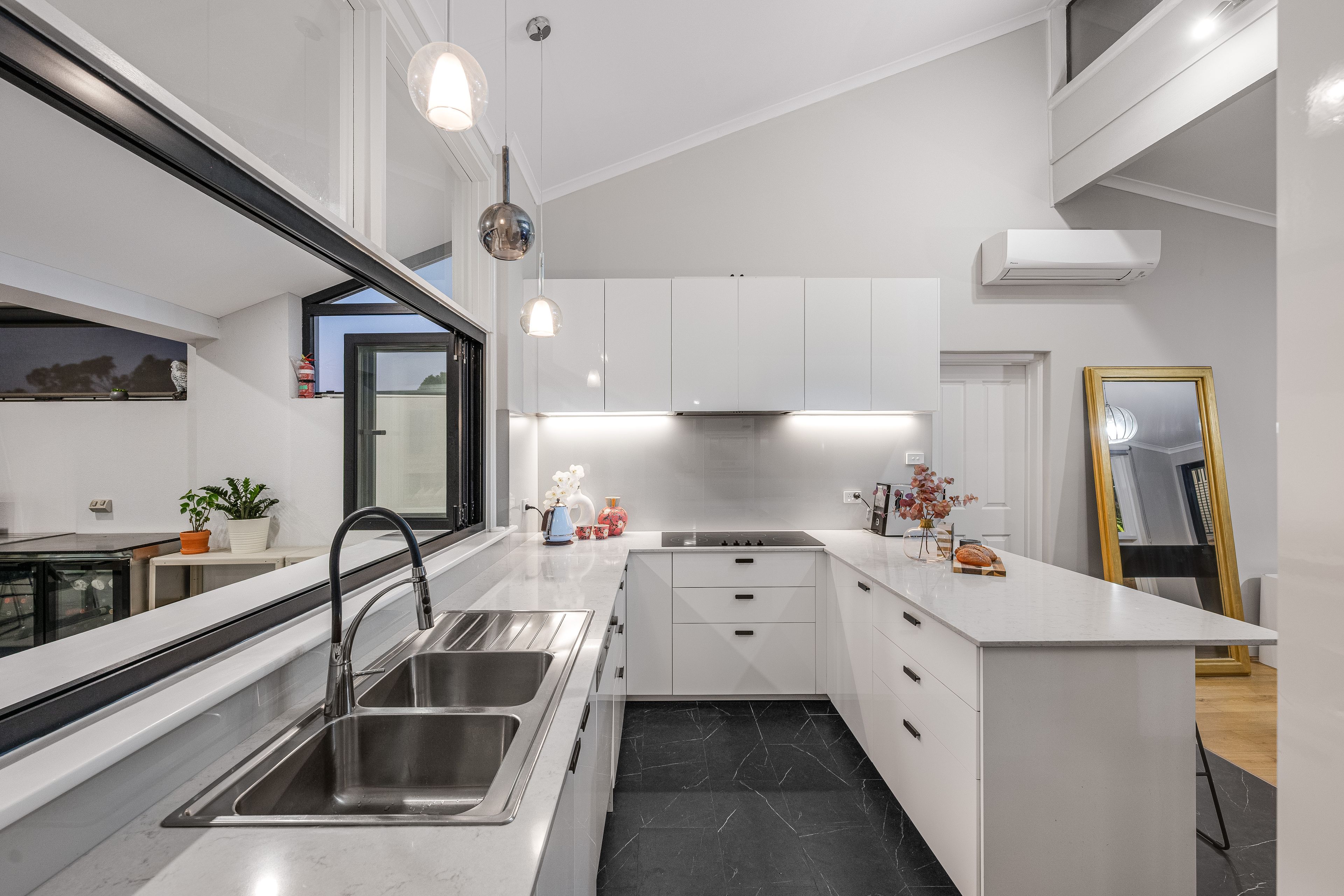 7 Joseph Avenue — photo 11 of 24