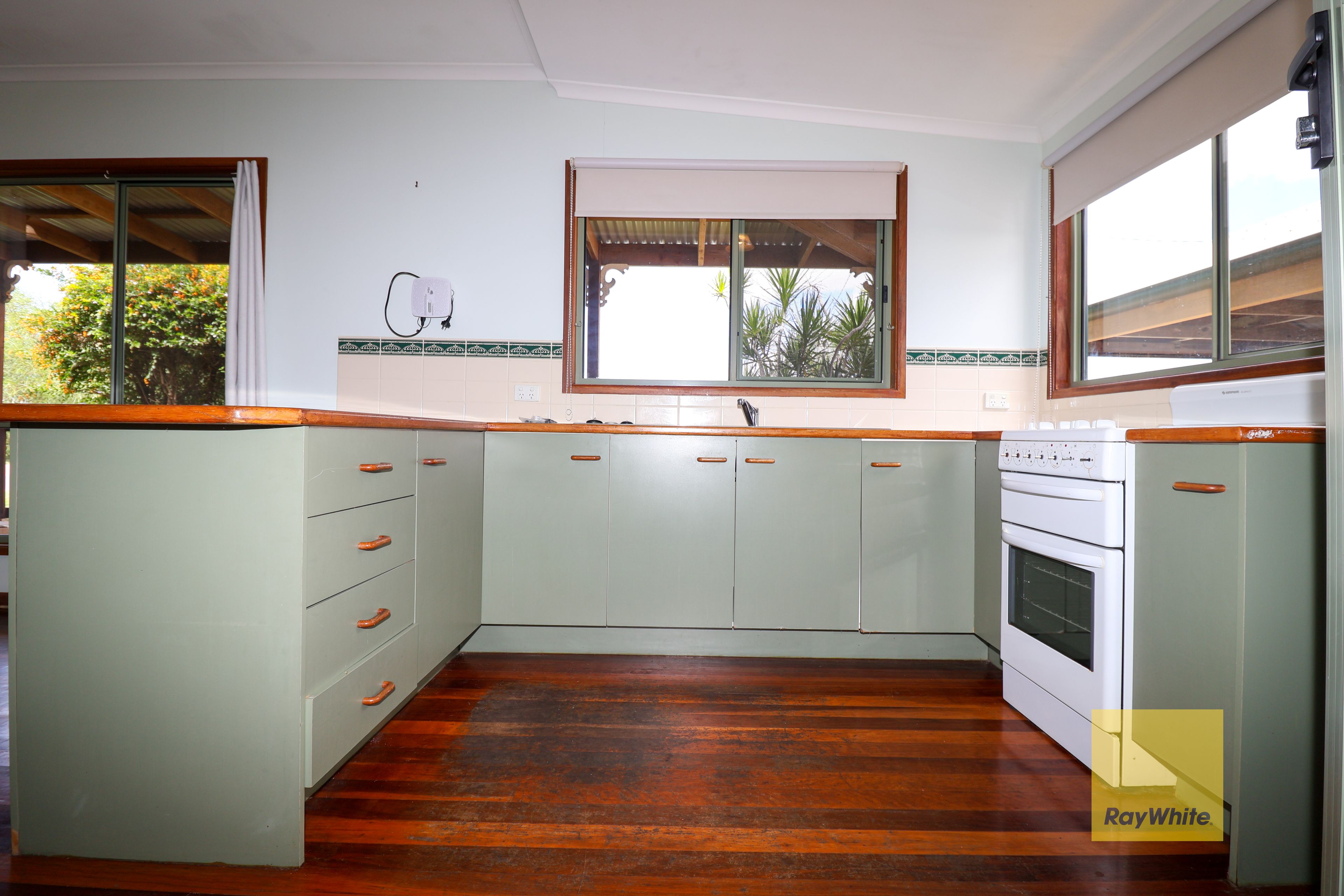 16 Grevillea Avenue — photo 3 of 18