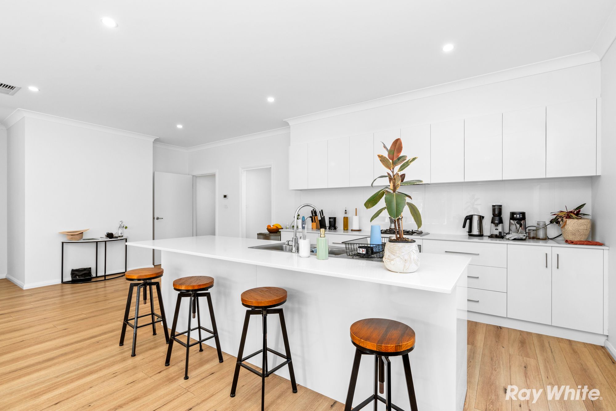 2/2 Mugga Street, Gobbagombalin, NSW 2650