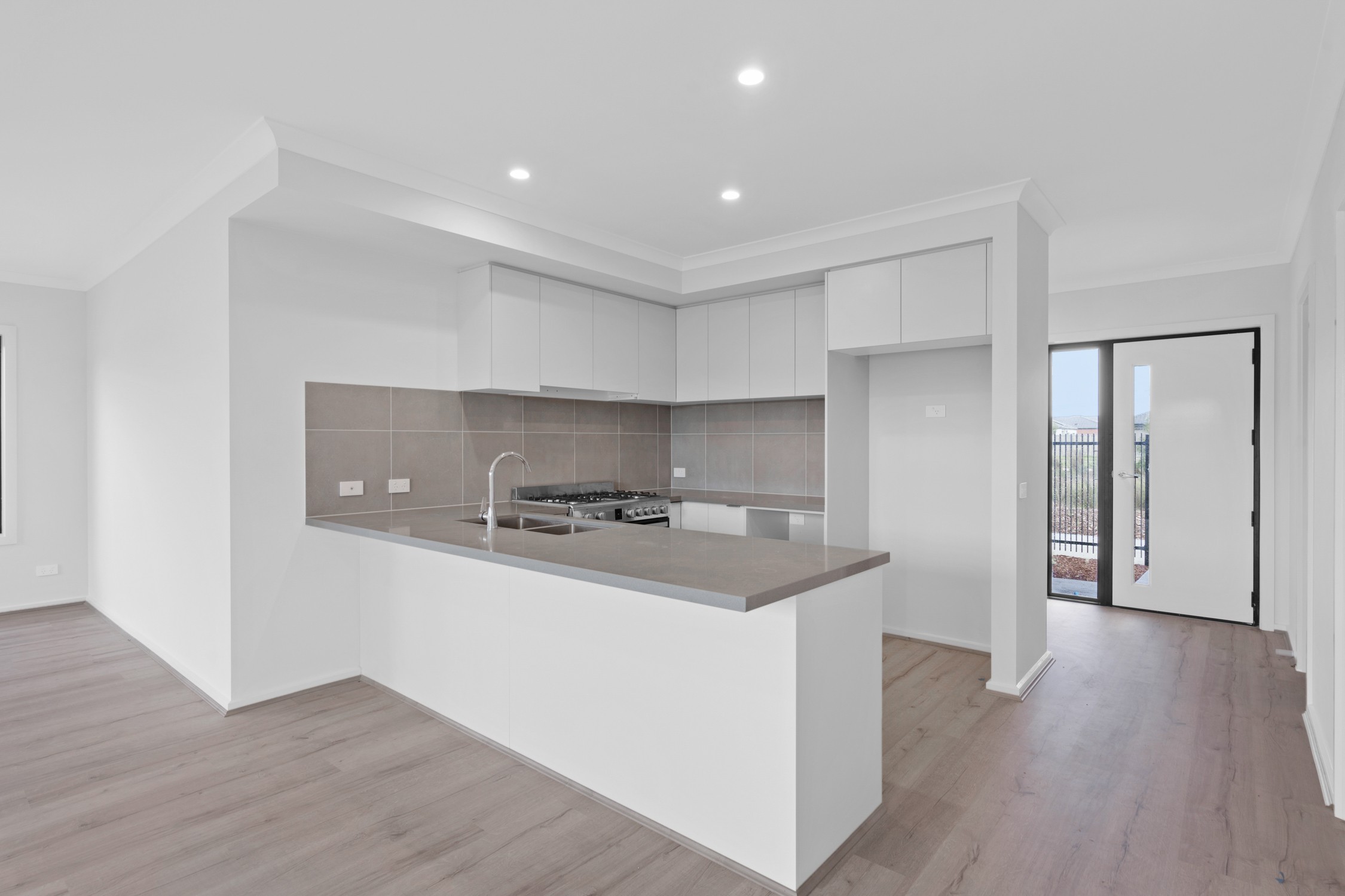 16 Gobelins Walk, Clyde North, VIC 3978