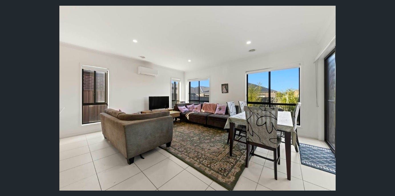 8 Homebush Drive — photo 3 of 9