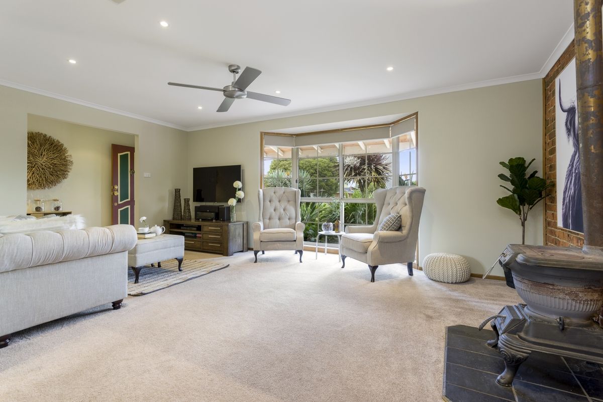 8 Edinburgh Court, Werribee, VIC 3030