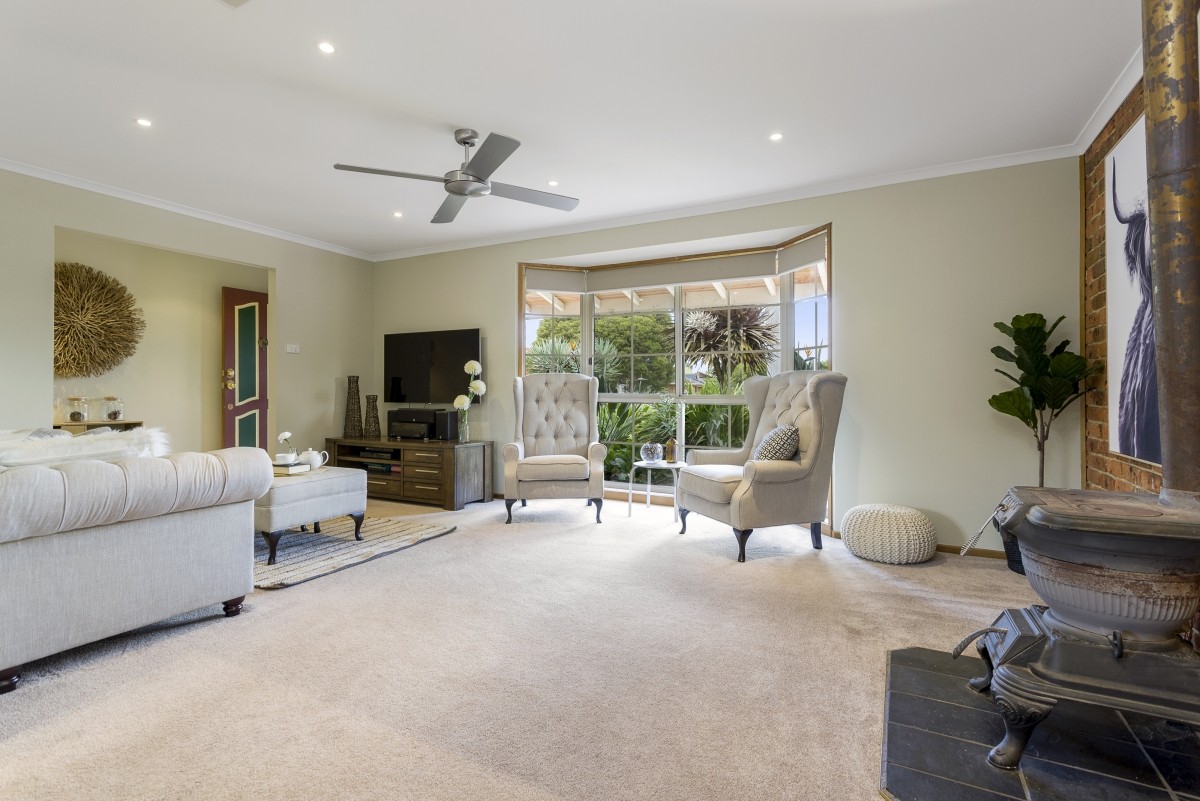 8 Edinburgh Court, Werribee, VIC 3030