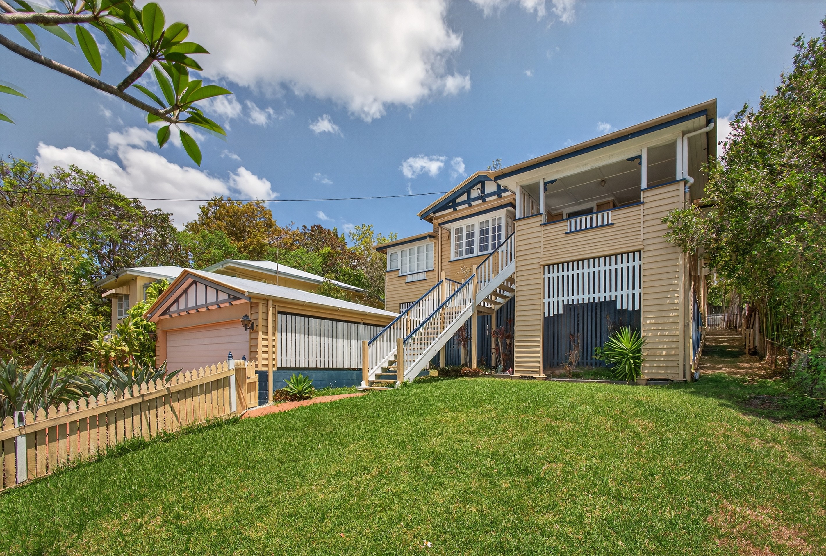 16 Vimy Street, Bardon, QLD 4065