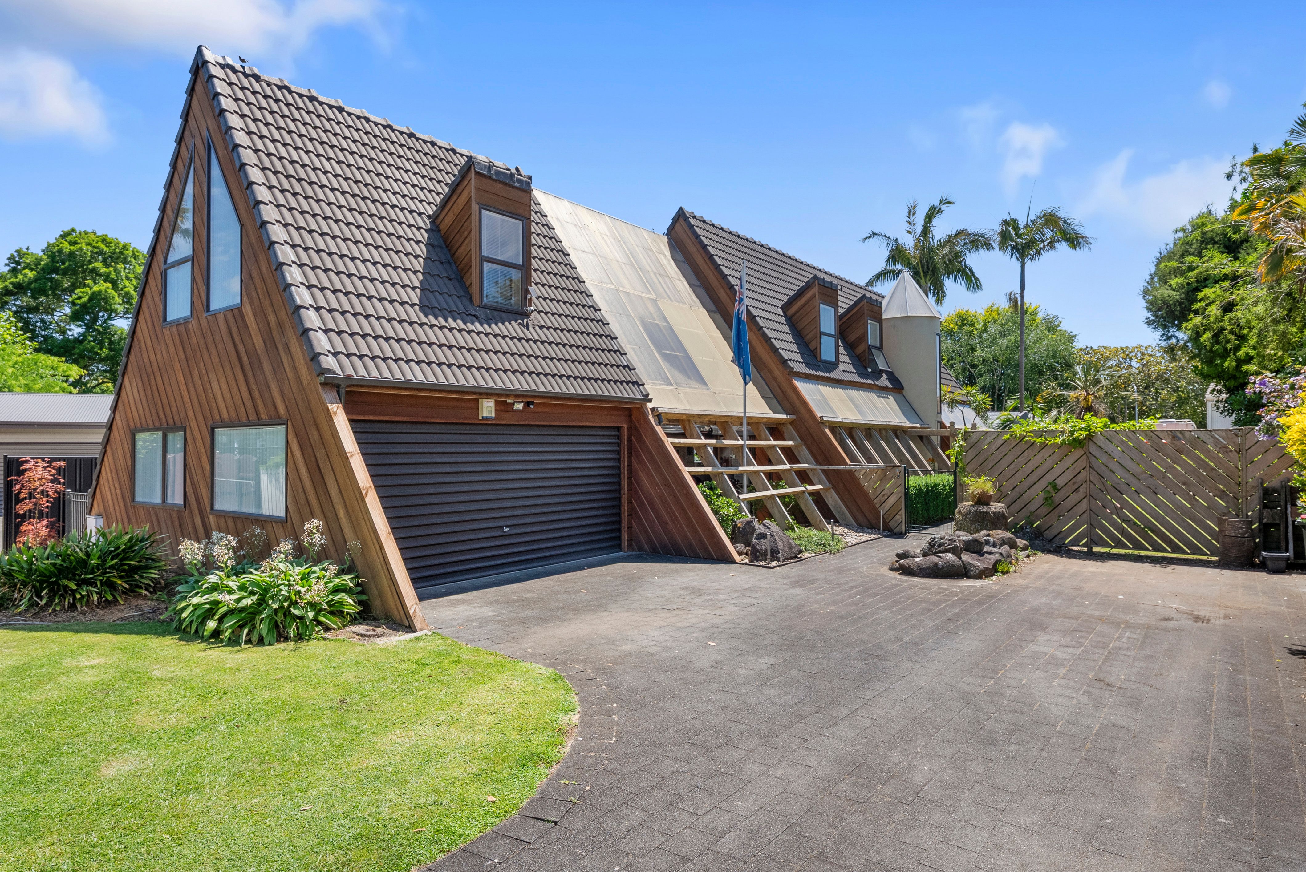 7 Gulliver Place, Conifer Grove, Manukau City