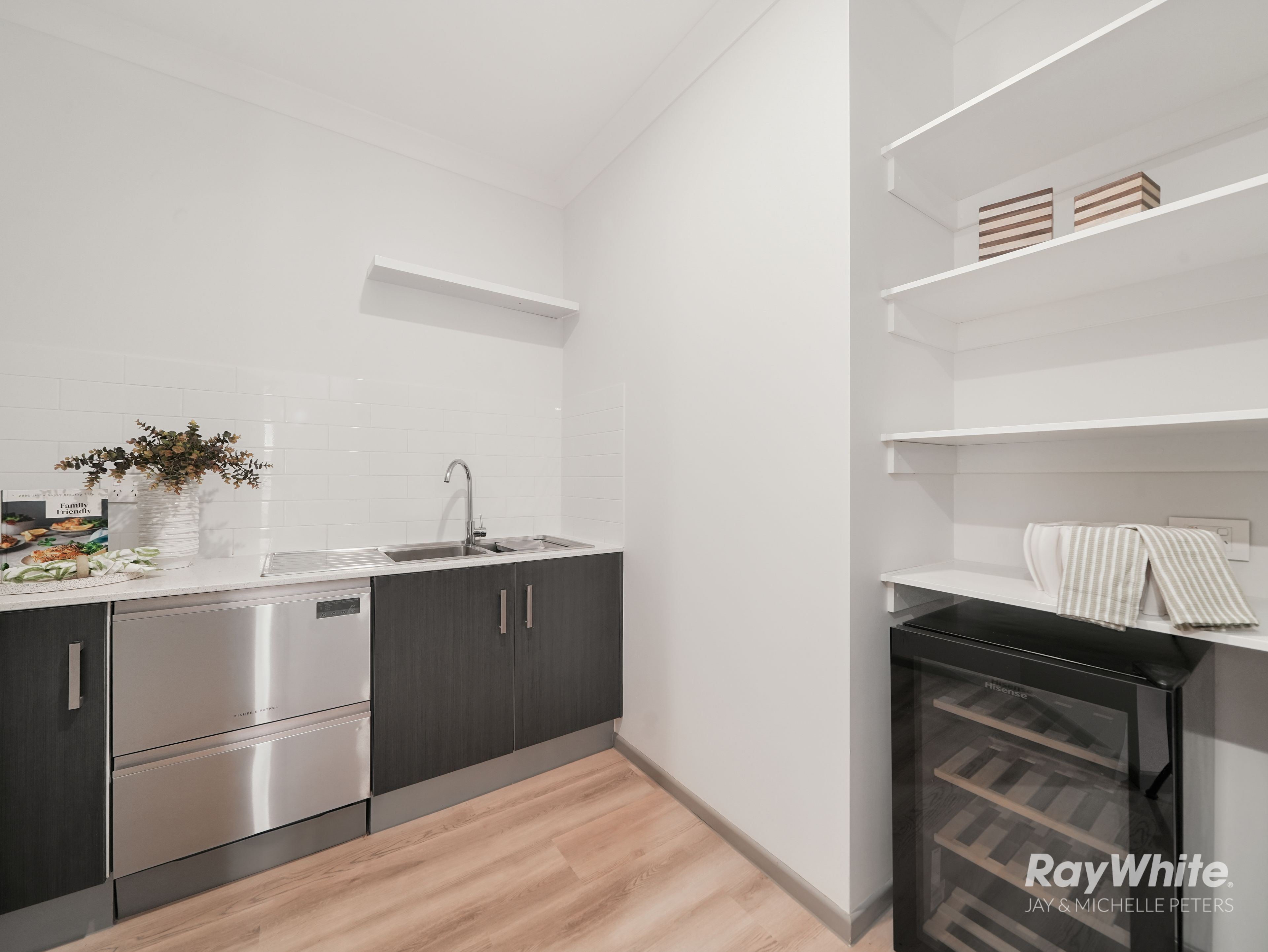 50 Apollo Street — photo 7 of 29