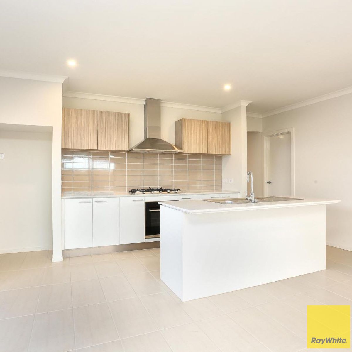 32 Rosette Crescent — photo 7 of 25