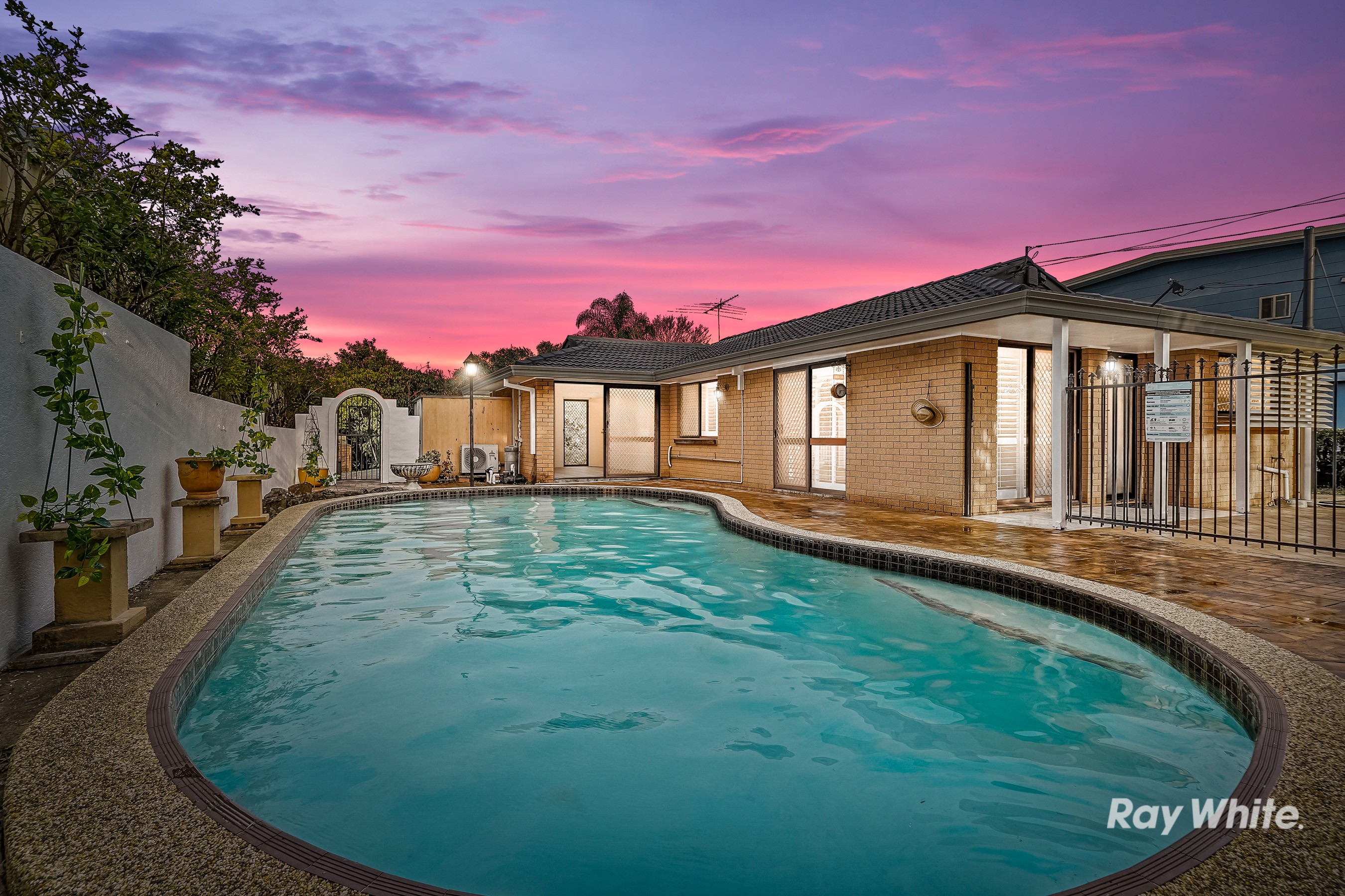 146 Barbaralla Drive, Springwood, QLD 4127