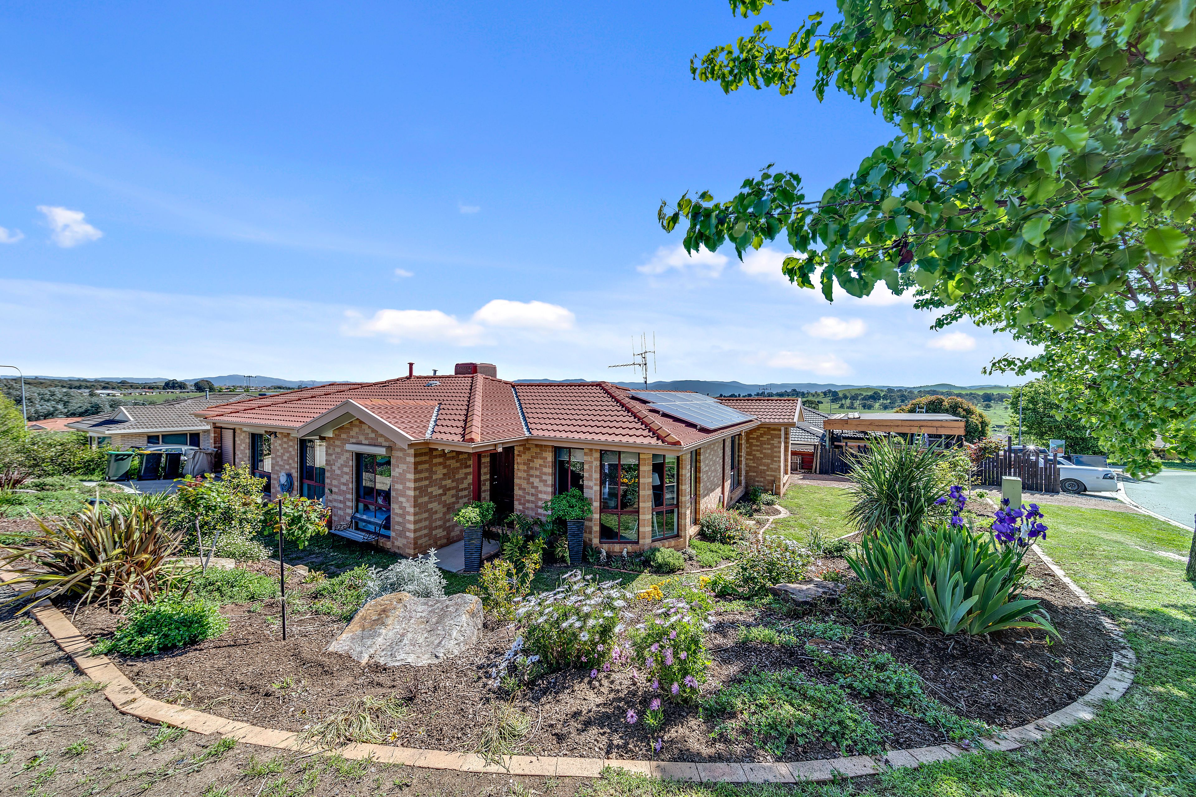 84 Hugh Mckay Crescent, Dunlop, ACT 2615