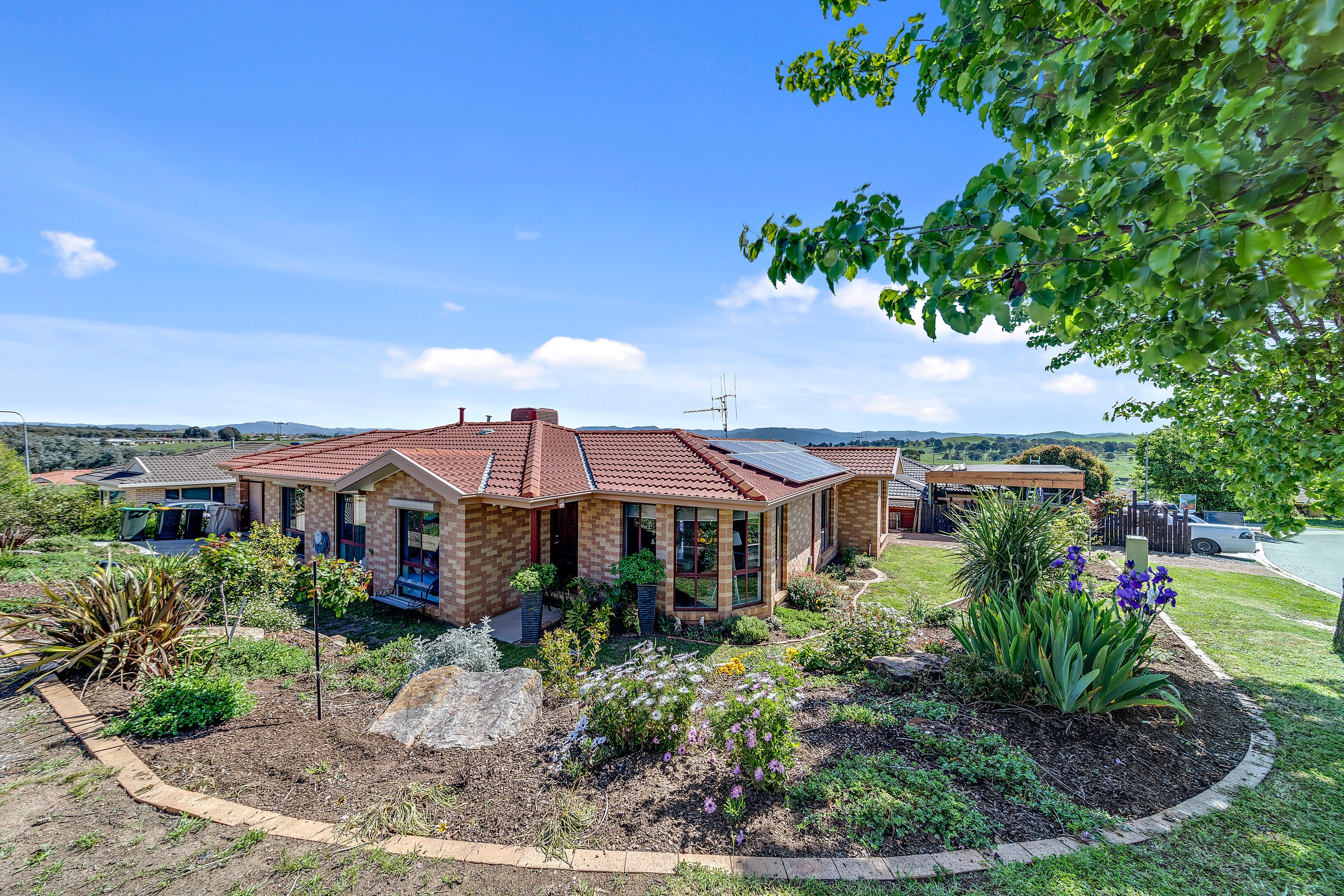 84 Hugh Mckay Crescent, Dunlop, ACT 2615