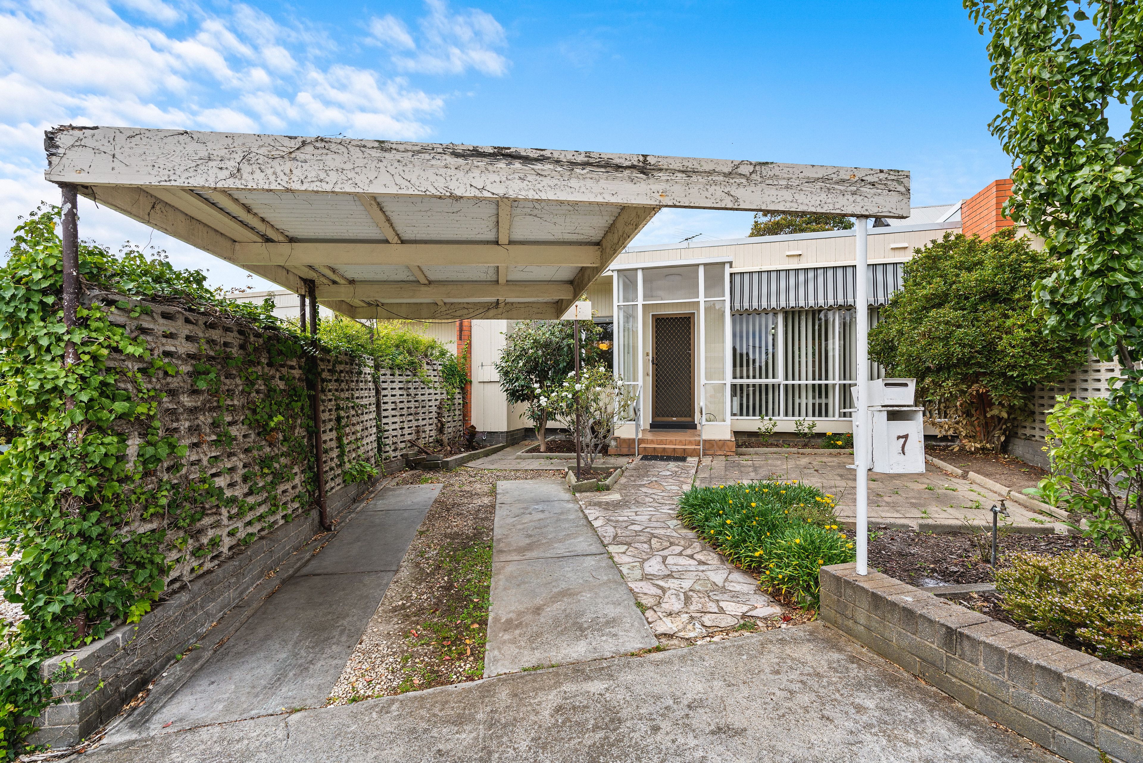 24 Retreat Road, Newtown VIC 3220