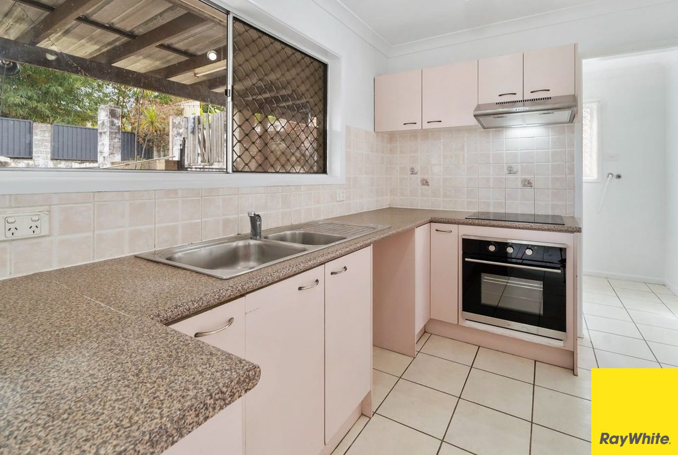 4 Van Dieman Crescent, Springwood, QLD 4127
