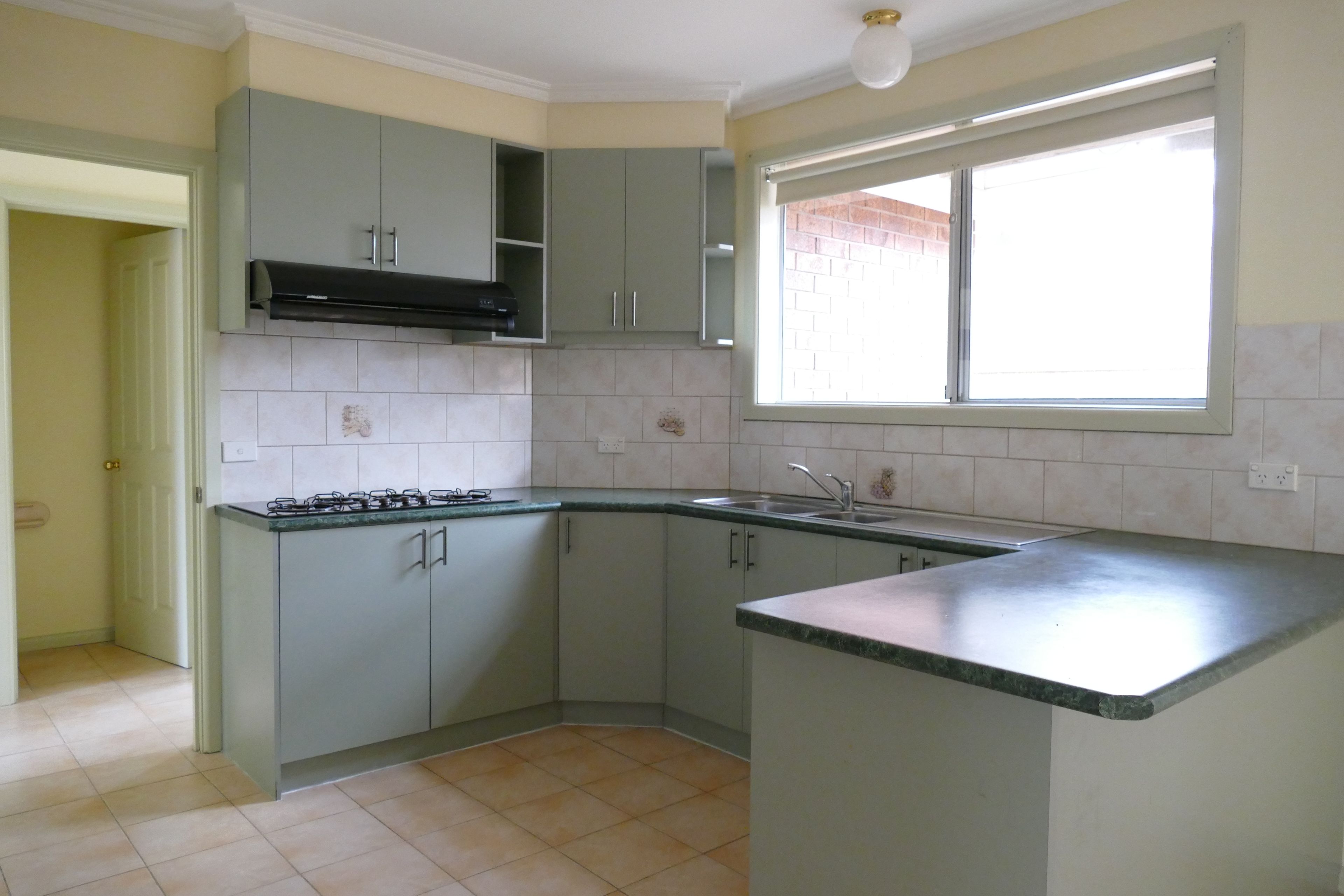 2/4 Grovedale Court, Clayton, VIC 3168