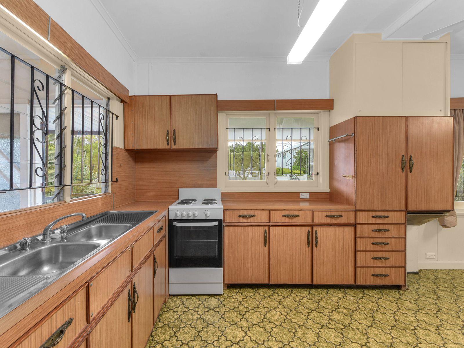 92 Central Avenue, Sherwood, QLD 4075