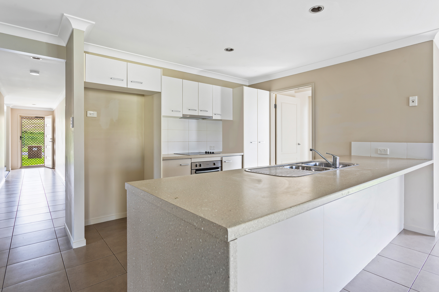4 Alpine Court, Cranley, QLD 4350