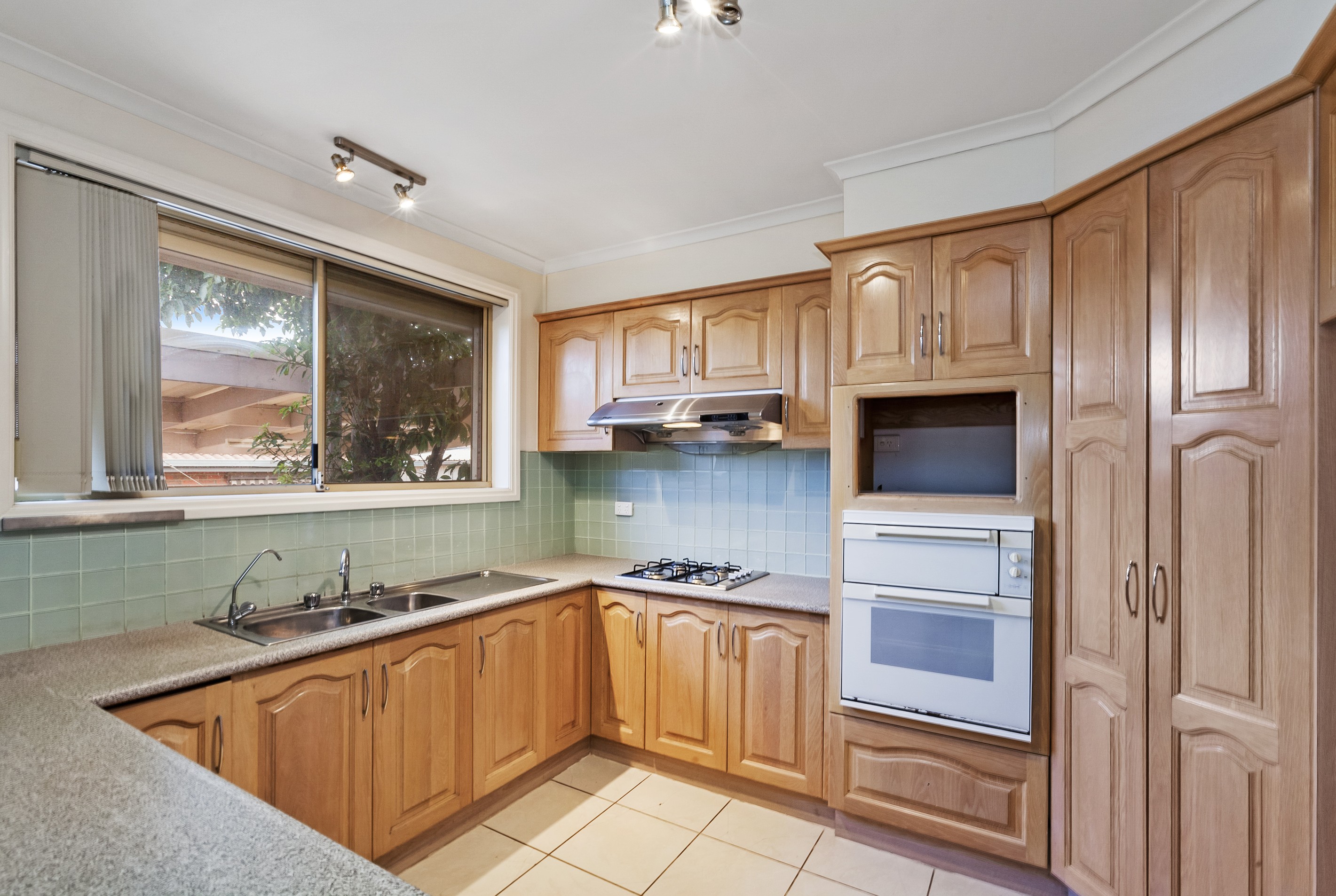 13 Bronsdon Court, Mill Park, VIC 3082