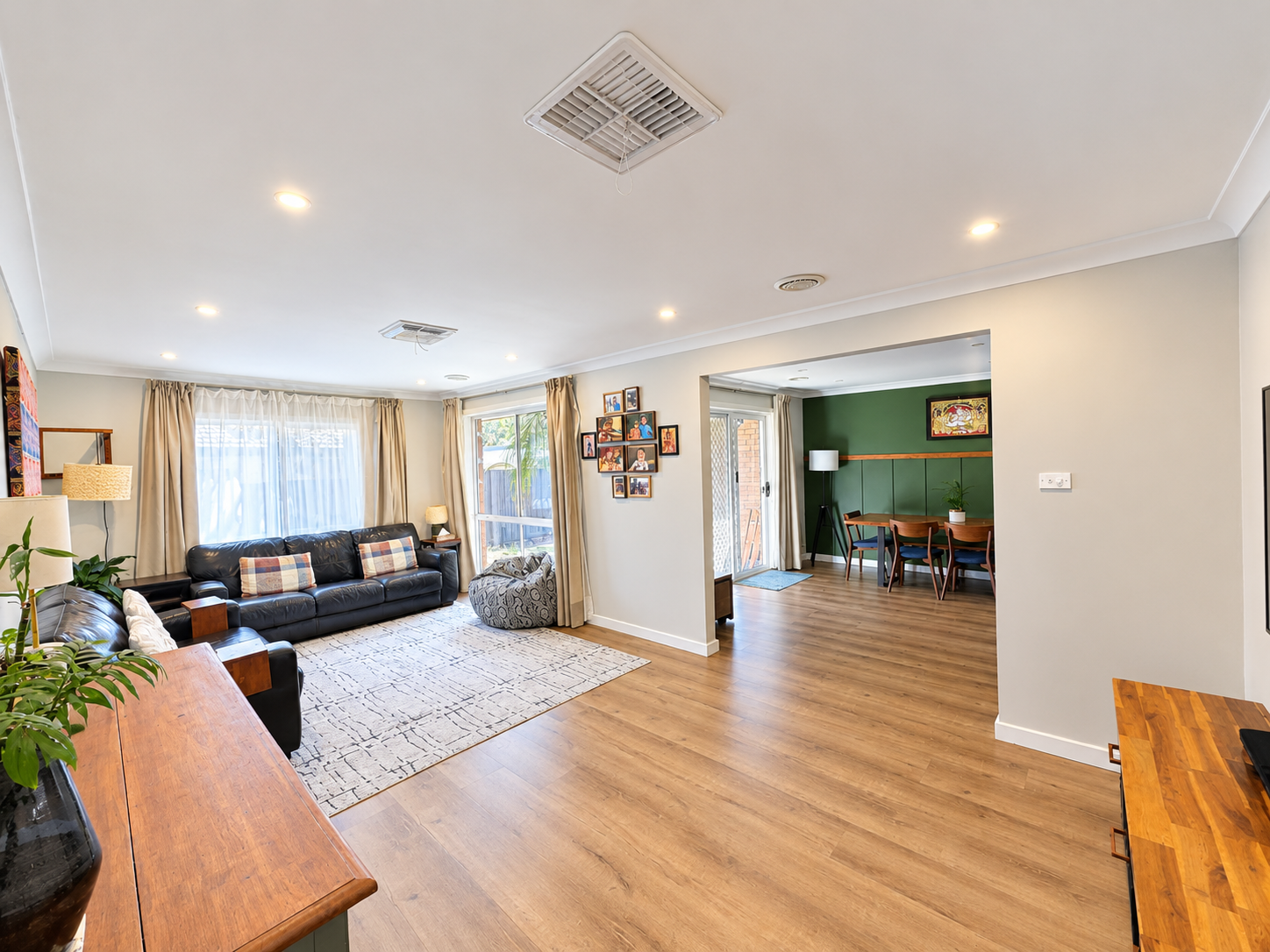 32 Coventry Crescent — photo 3 of 22