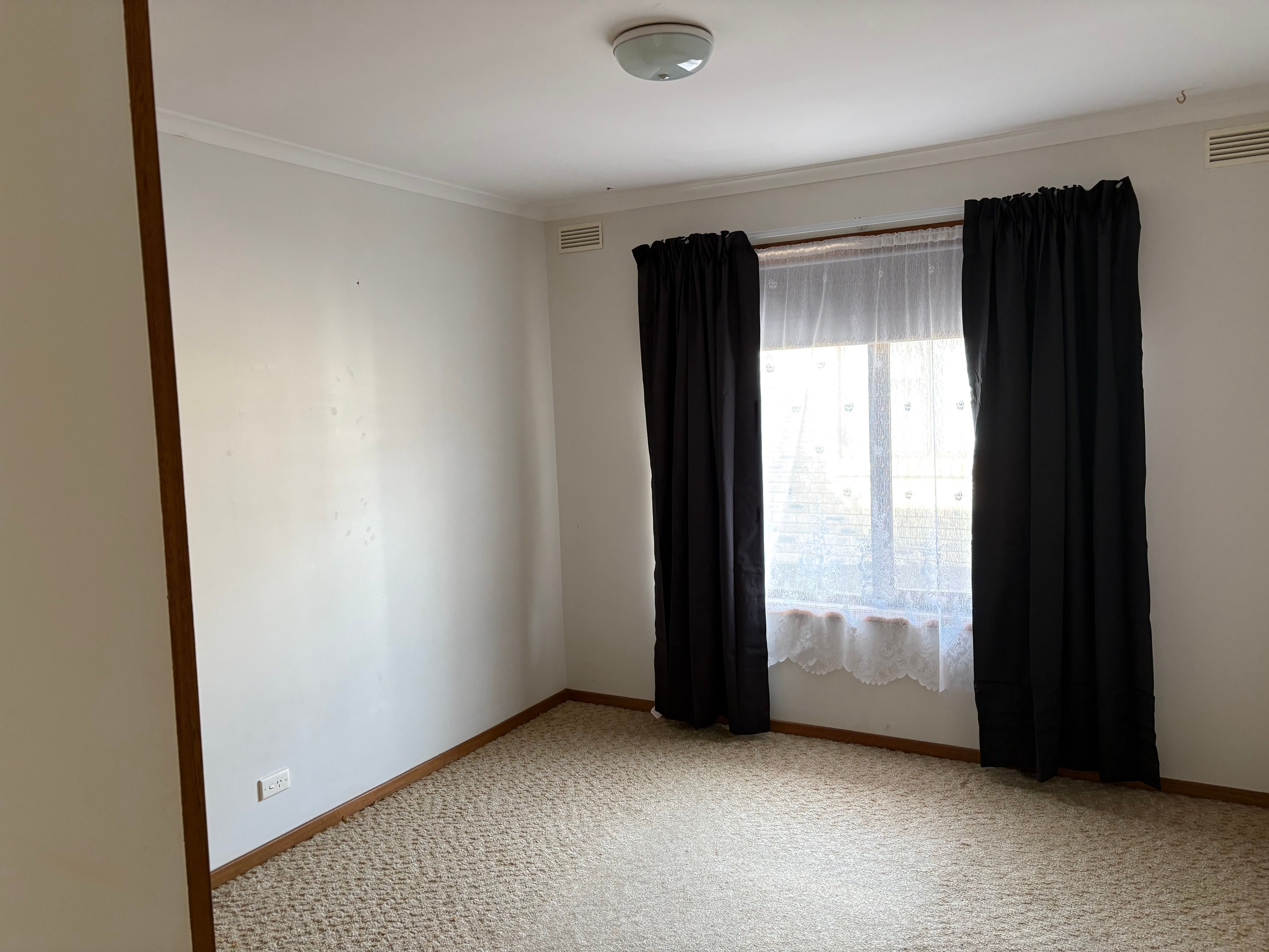 27 Karana Drive — photo 5 of 7