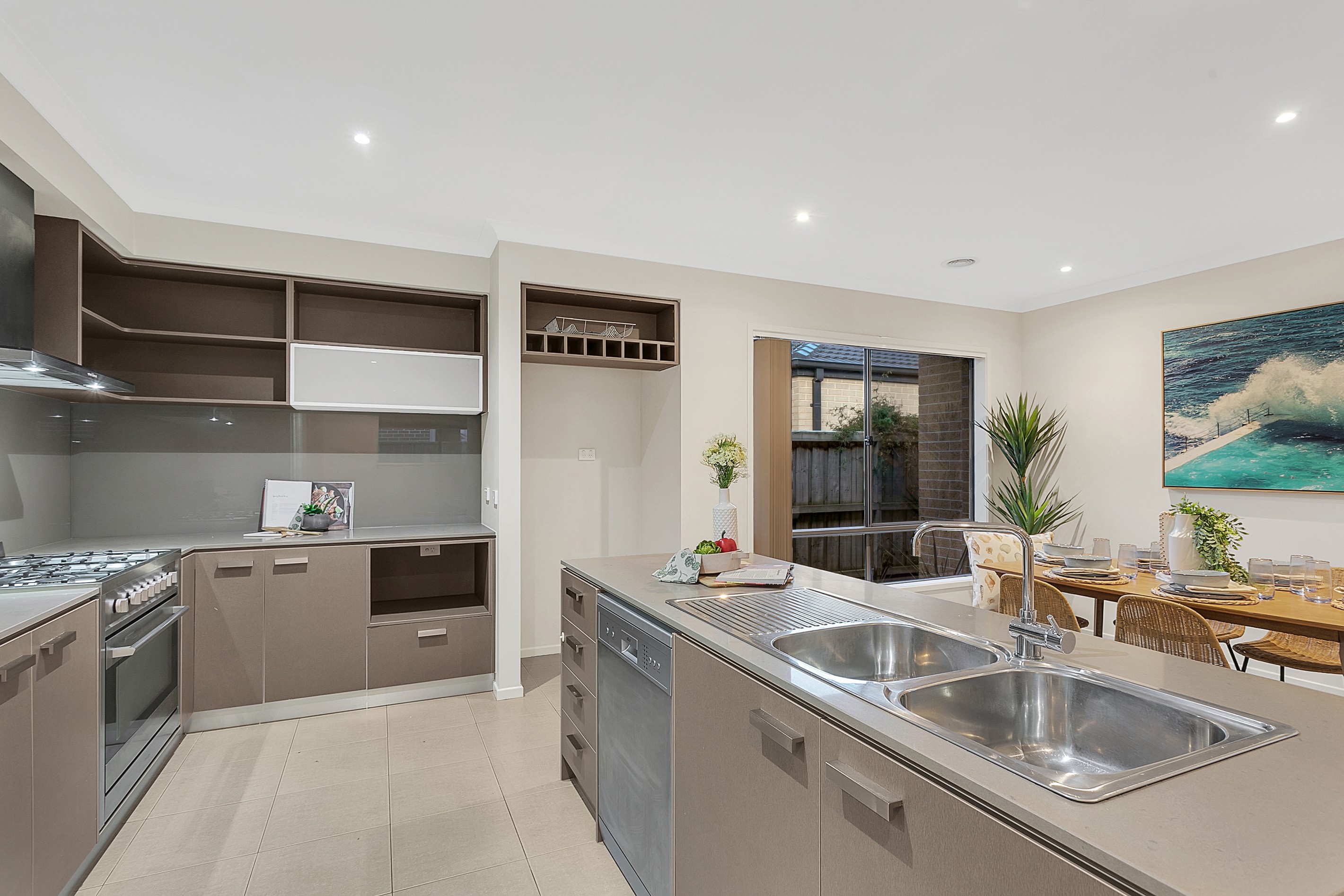 37 Fitzwilliam Circuit, Clyde North, VIC 3978