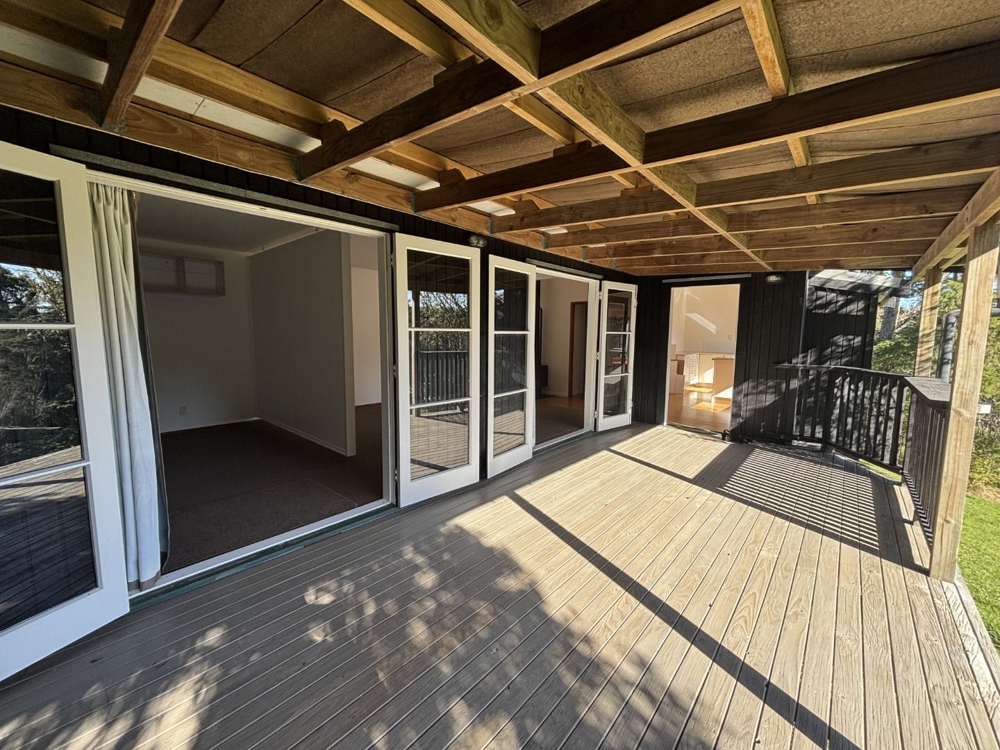 Henderson, Waitakere City