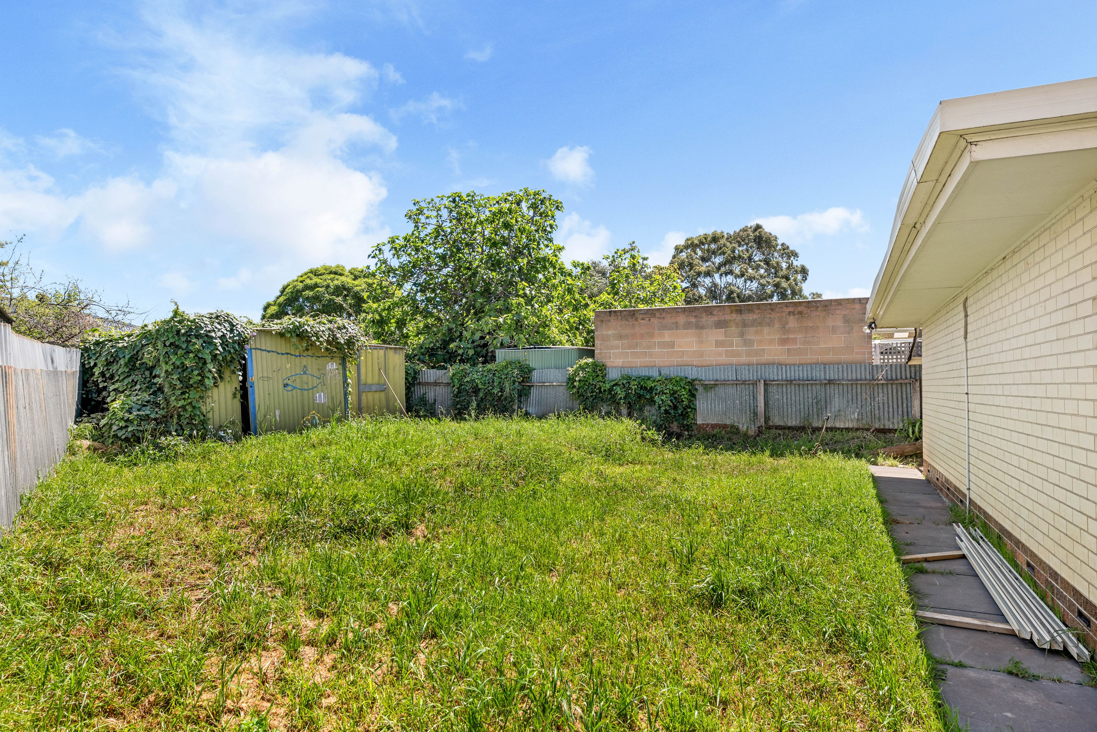 19 Laffers Crescent — photo 10 of 14