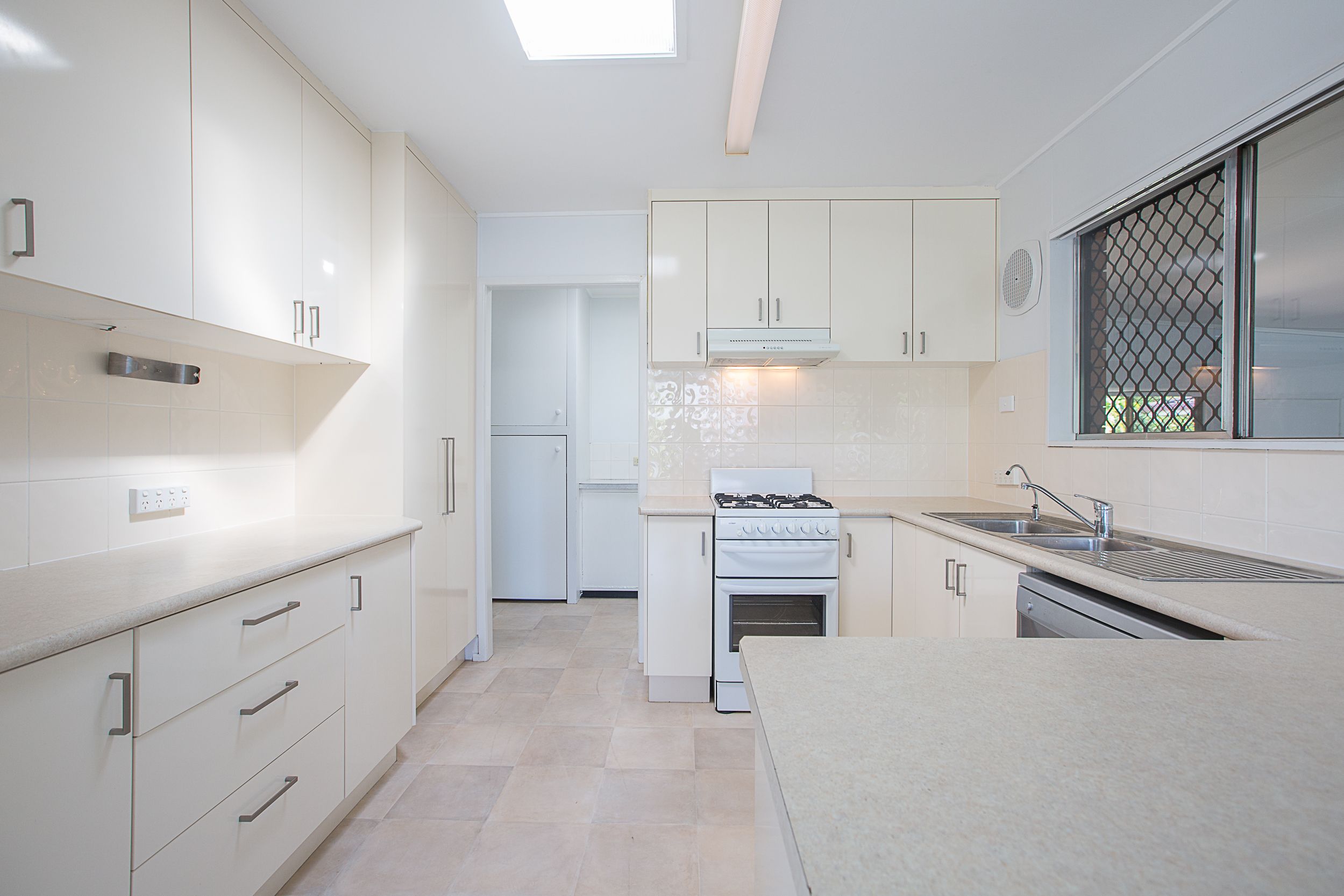 43 Central Street, Labrador, QLD 4215