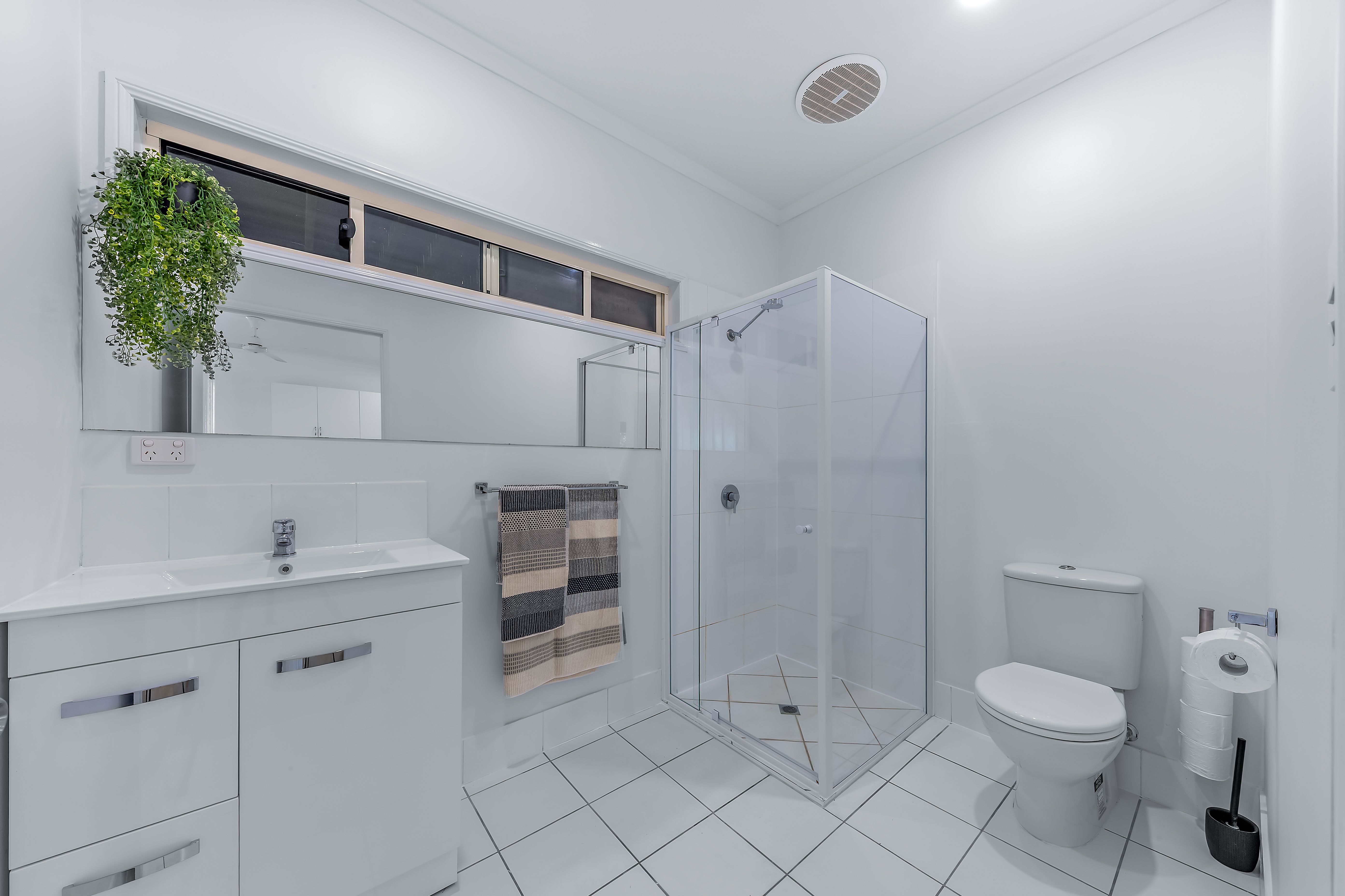 10 Grace Avenue — photo 20 of 24