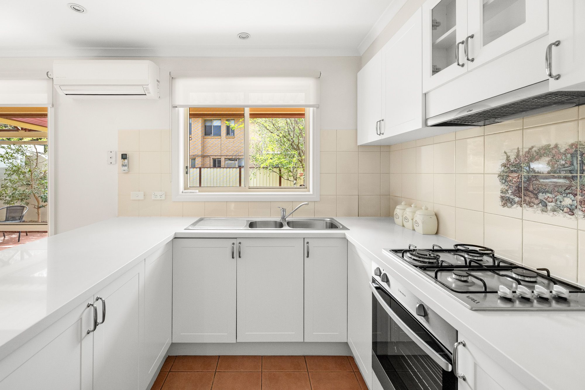 7 Anna Court — photo 3 of 18