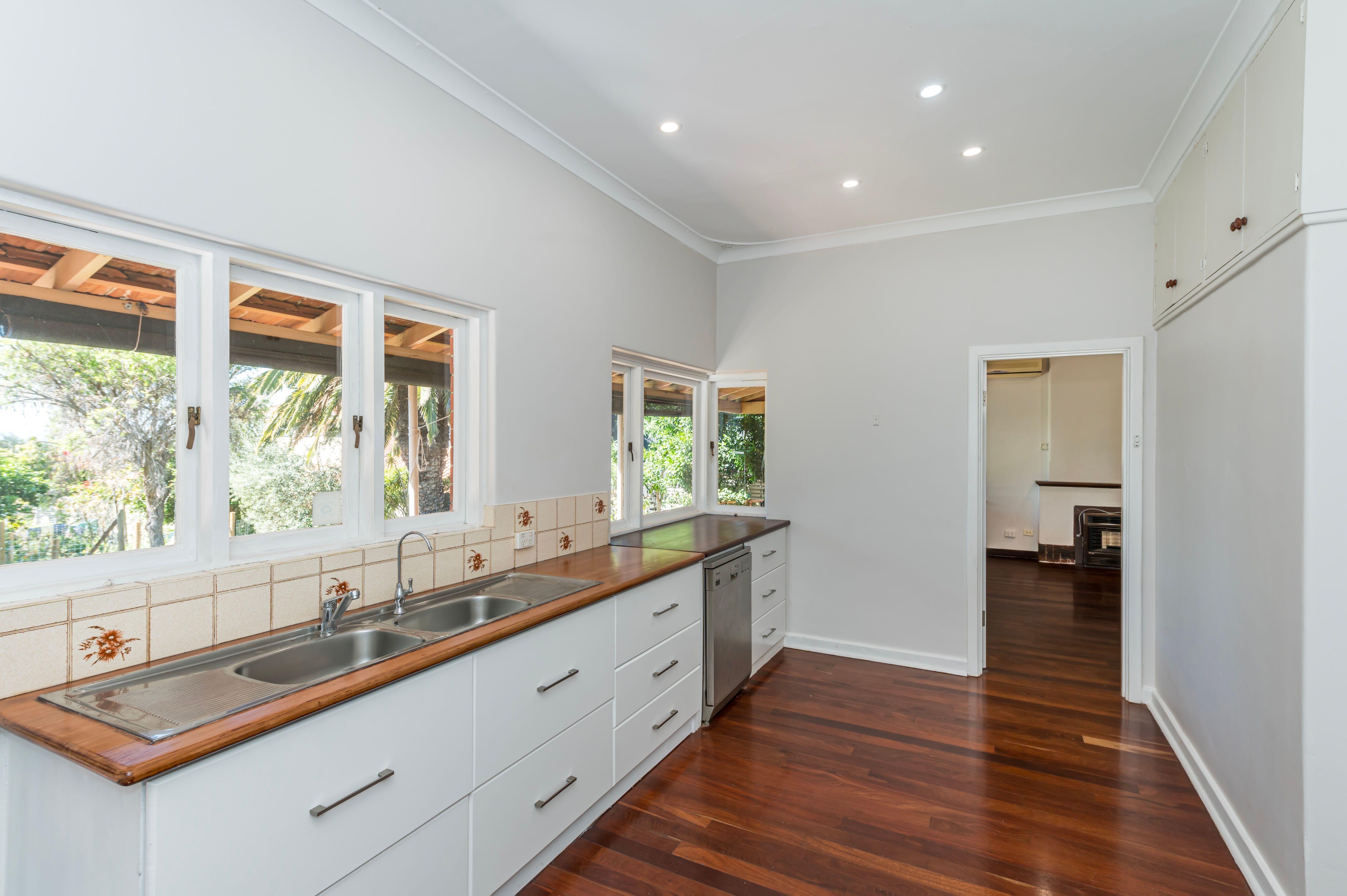 82 Banksia Street — photo 7 of 25