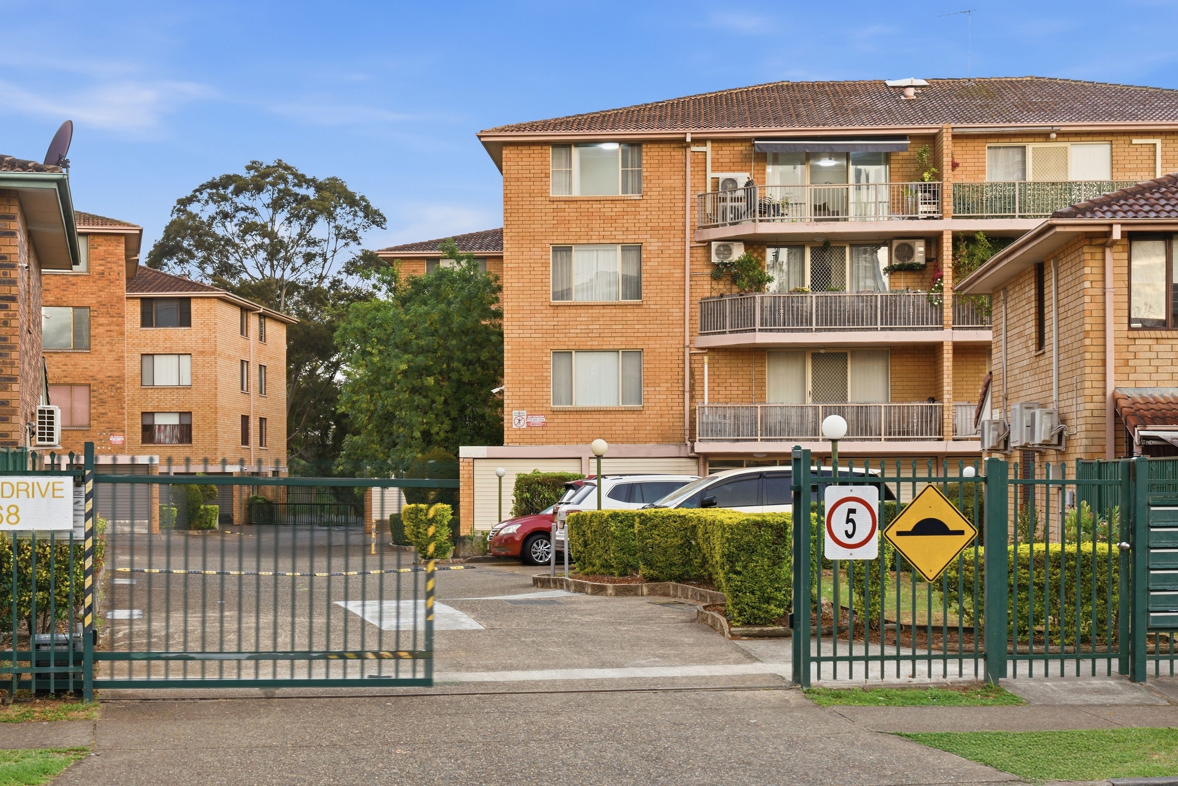 31/1 Riverpark Drive, Liverpool, NSW 2170
